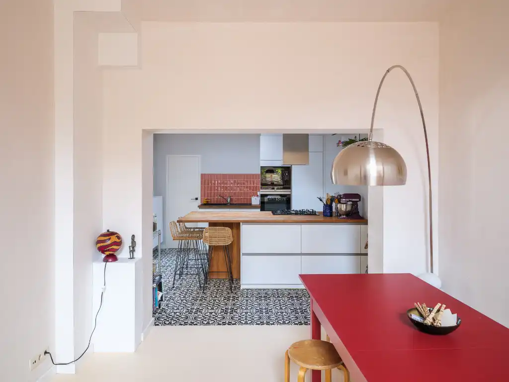 Architecturale gezinswoning met drie slaapkamers, zicht op water en groen, vlak bij de Coupure. foto 3