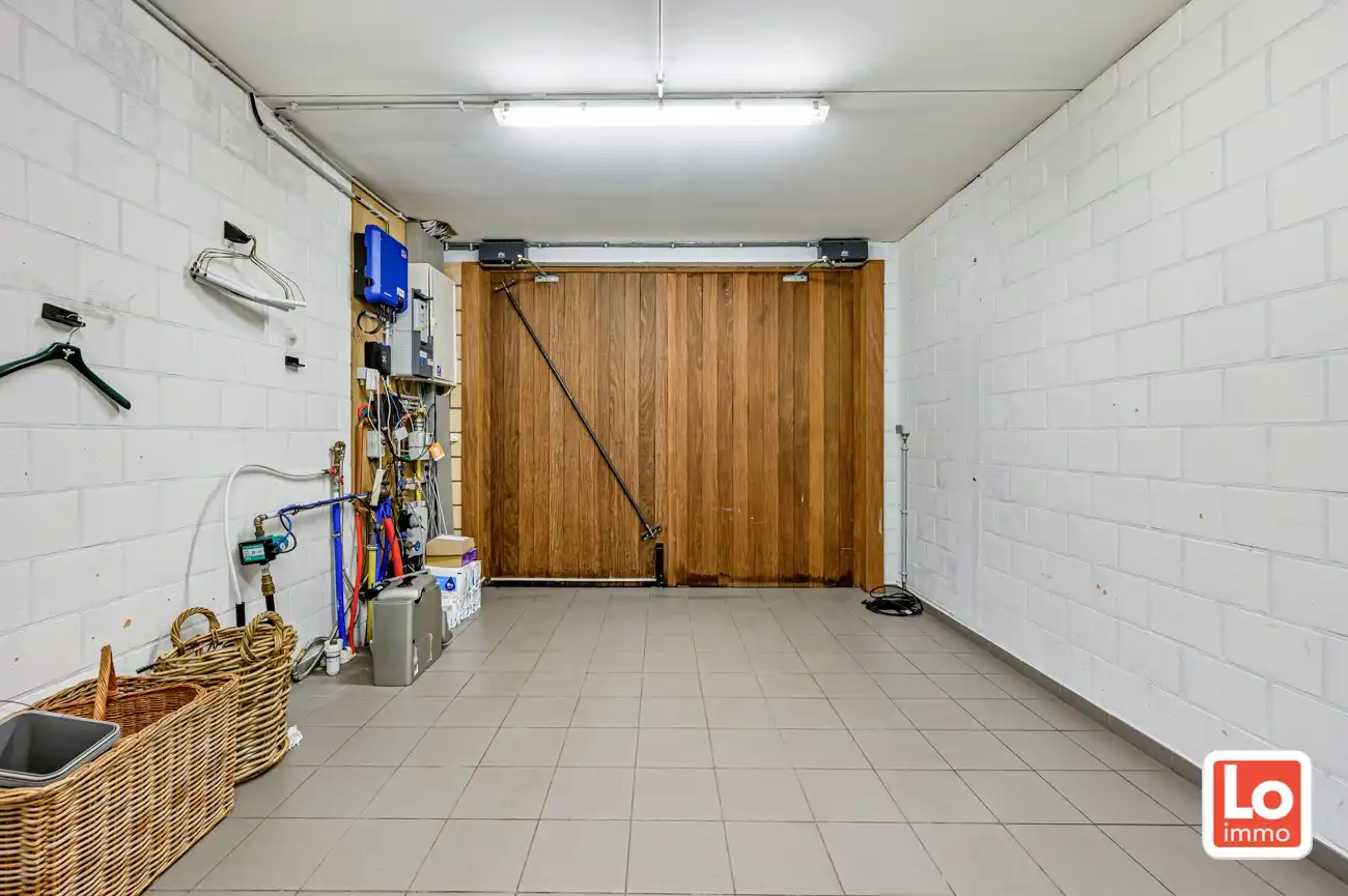 VERKOCHT! Ruime, charmante en degelijke alleenstaande villa met inpandige garage op een rustige en makkelijk bereikbare locatie tussen Lochristi en Gent. foto 17