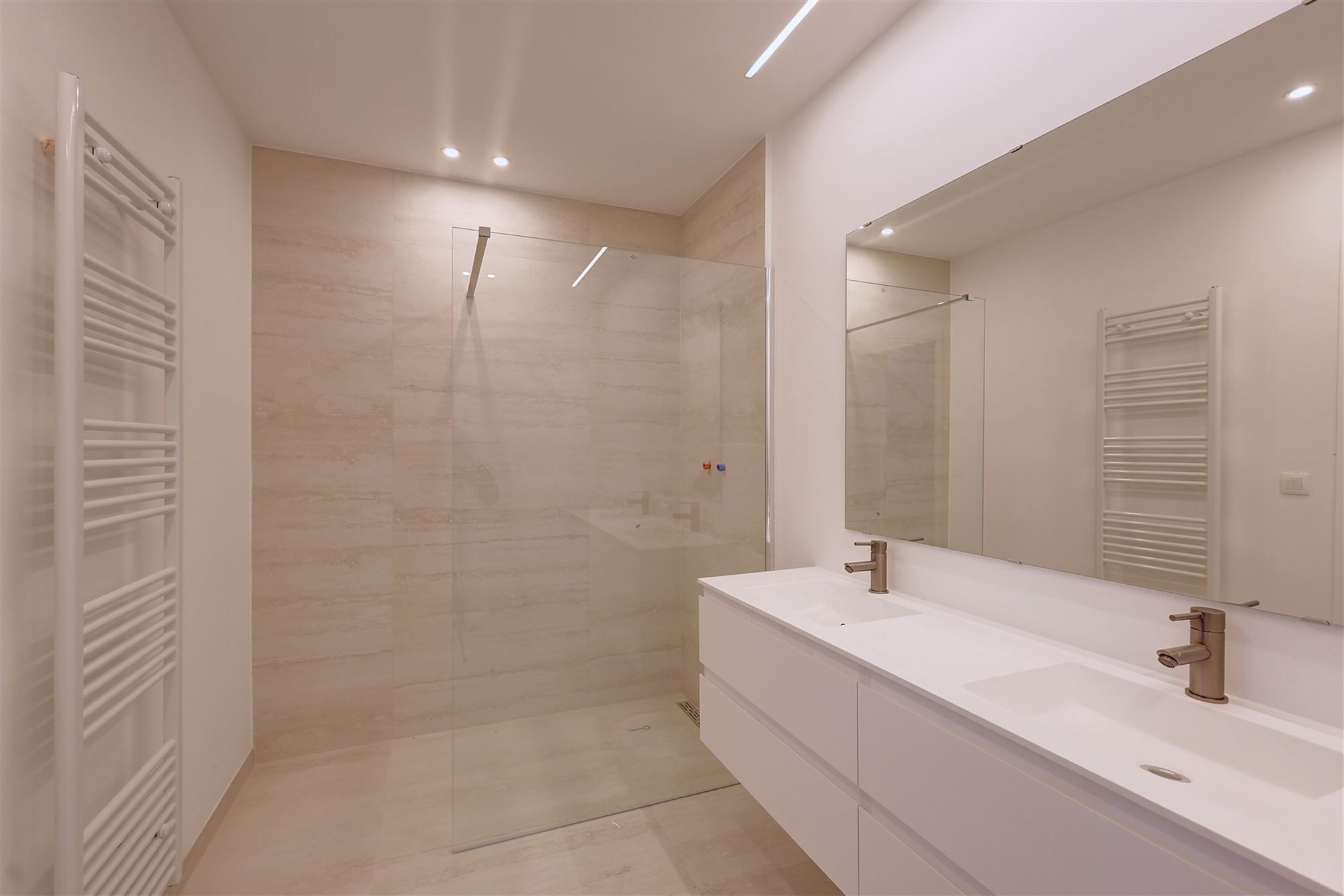 Gerenoveerd gelijkvloers appartement met tuin in Markgravewijk foto 13
