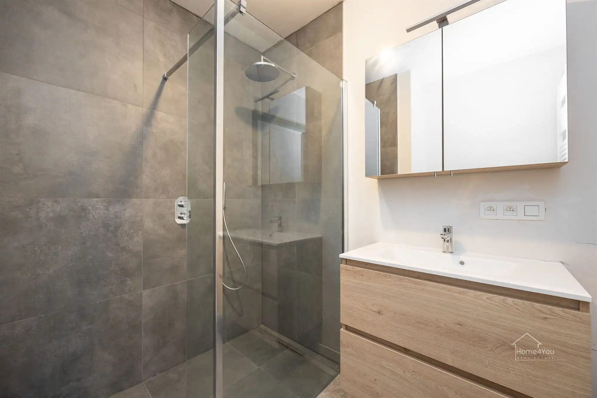 Nieuwbouw appartement met ruim terras foto 11