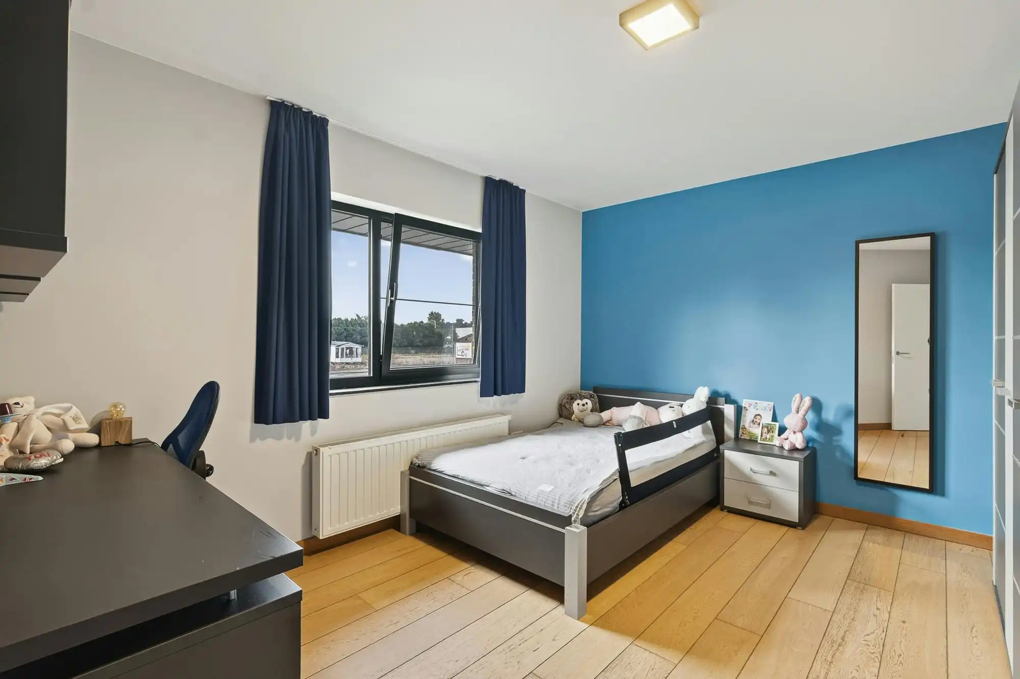 Luxe villa met exclusieve tuin en 600m2 magazijn in KMO-zone foto 11