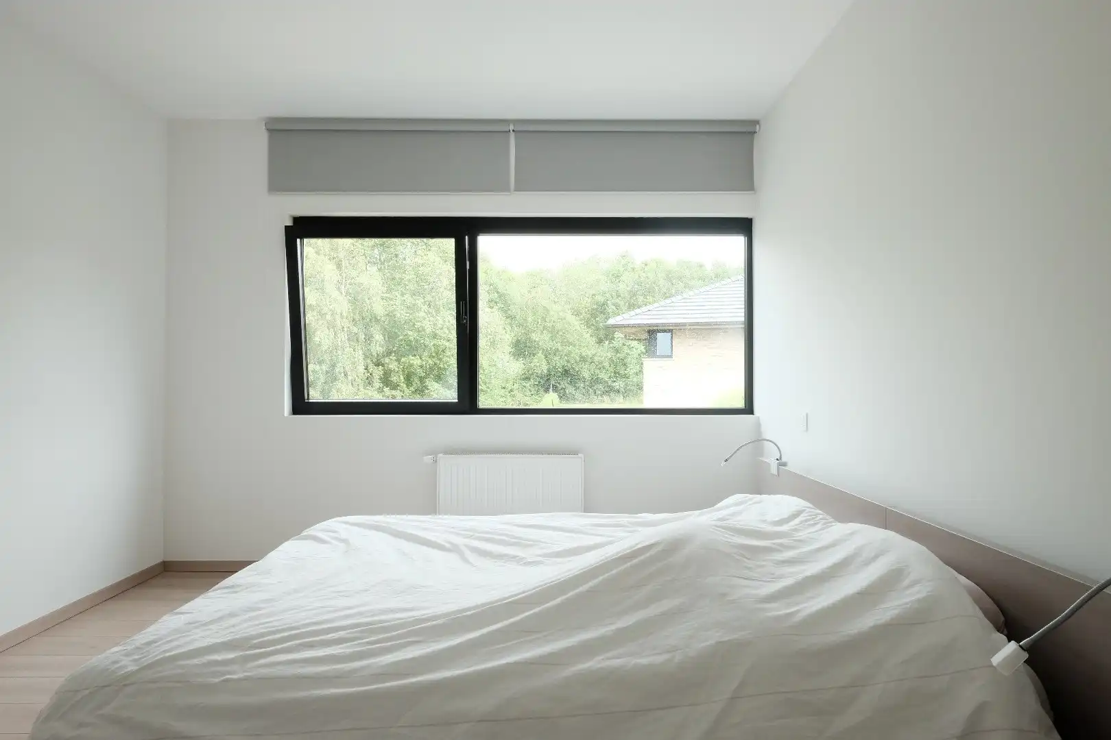 Ruime moderne woning met tuin foto 7