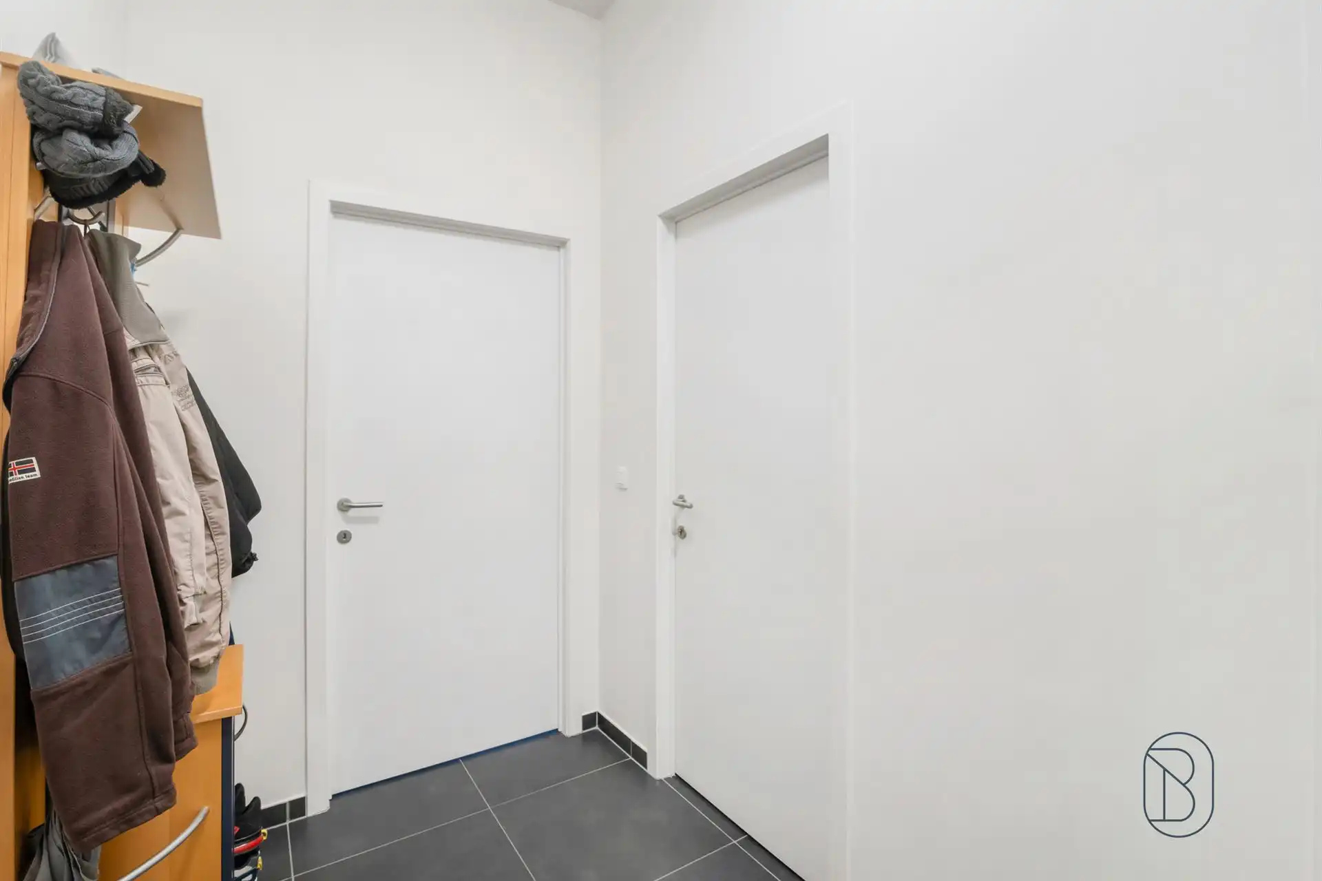 Recent appartement met 2 slaapkamers en terras! foto 6