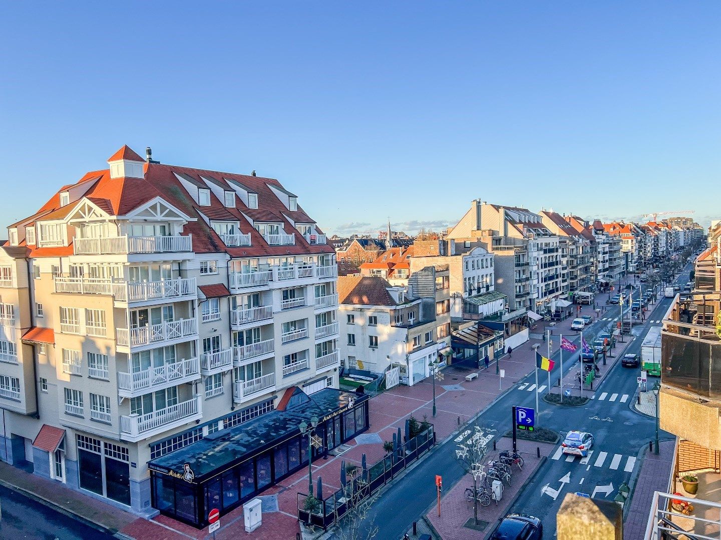 Ruim en lichtrijk doorzonappartement gelegen aan de zonnekant van de Lippenslaan foto 18