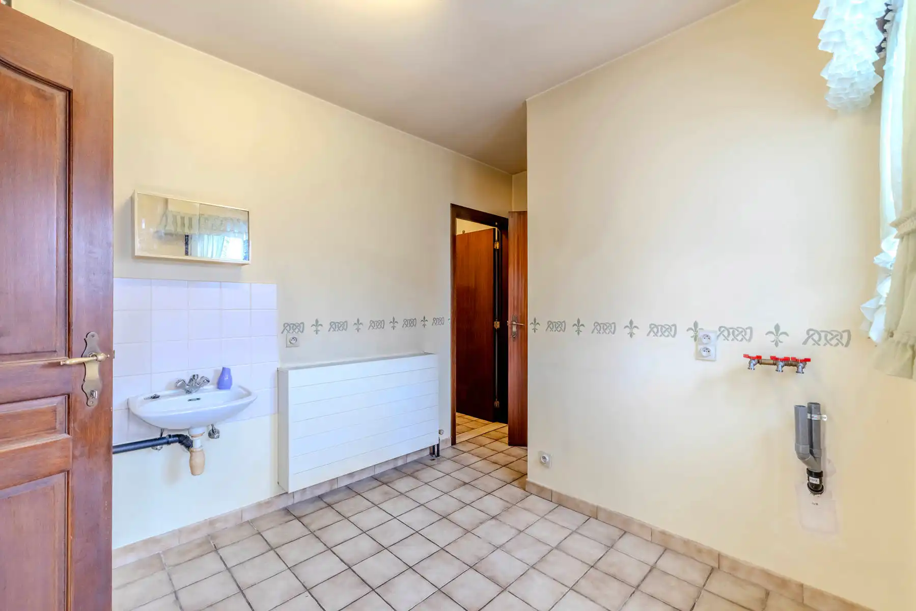 Open bebouwing met 3slpk, tuin en garage foto 13