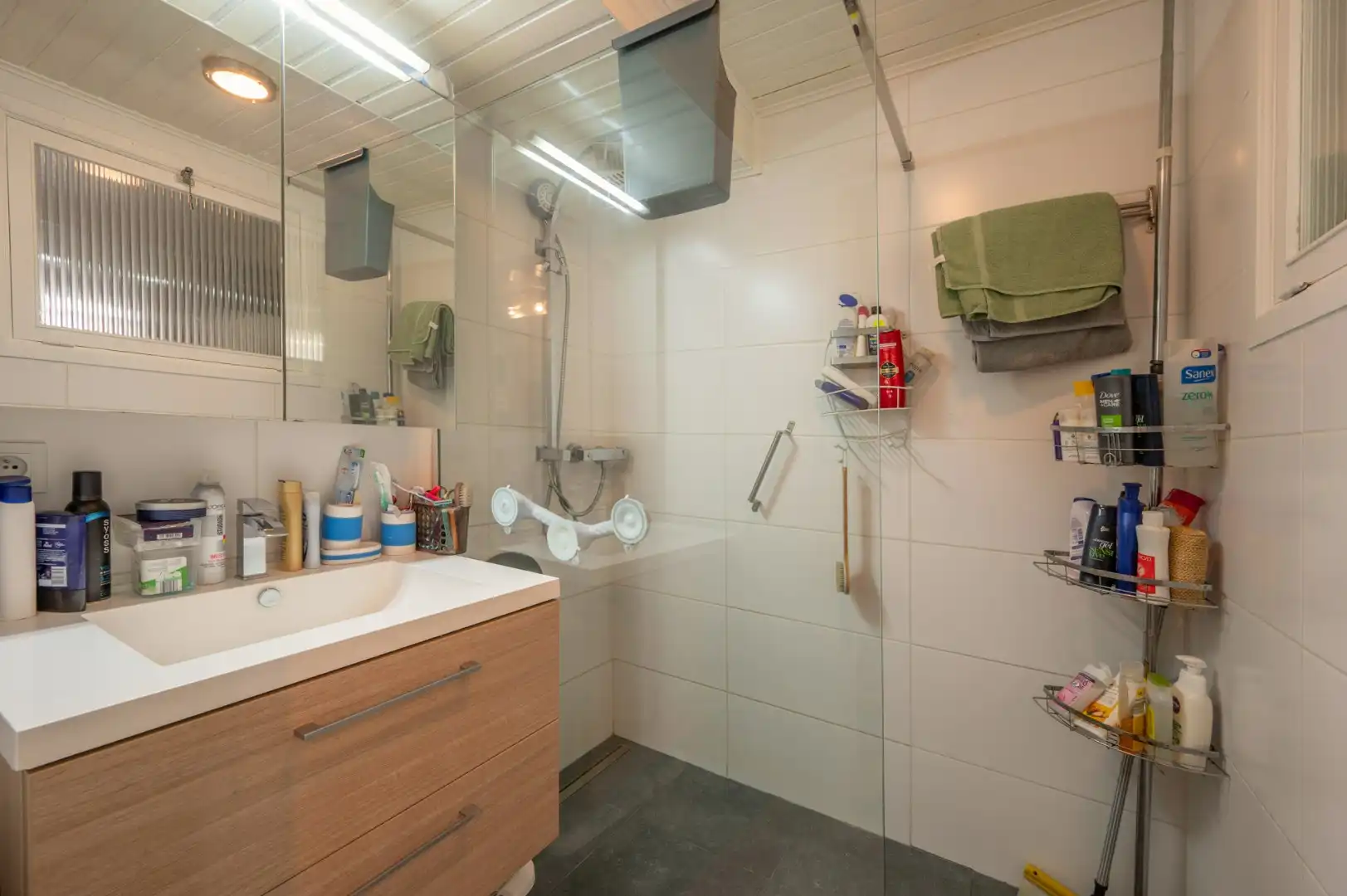 Ruime gezinswoning met tuin op uitstekende ligging in Sint-Kruis foto 7