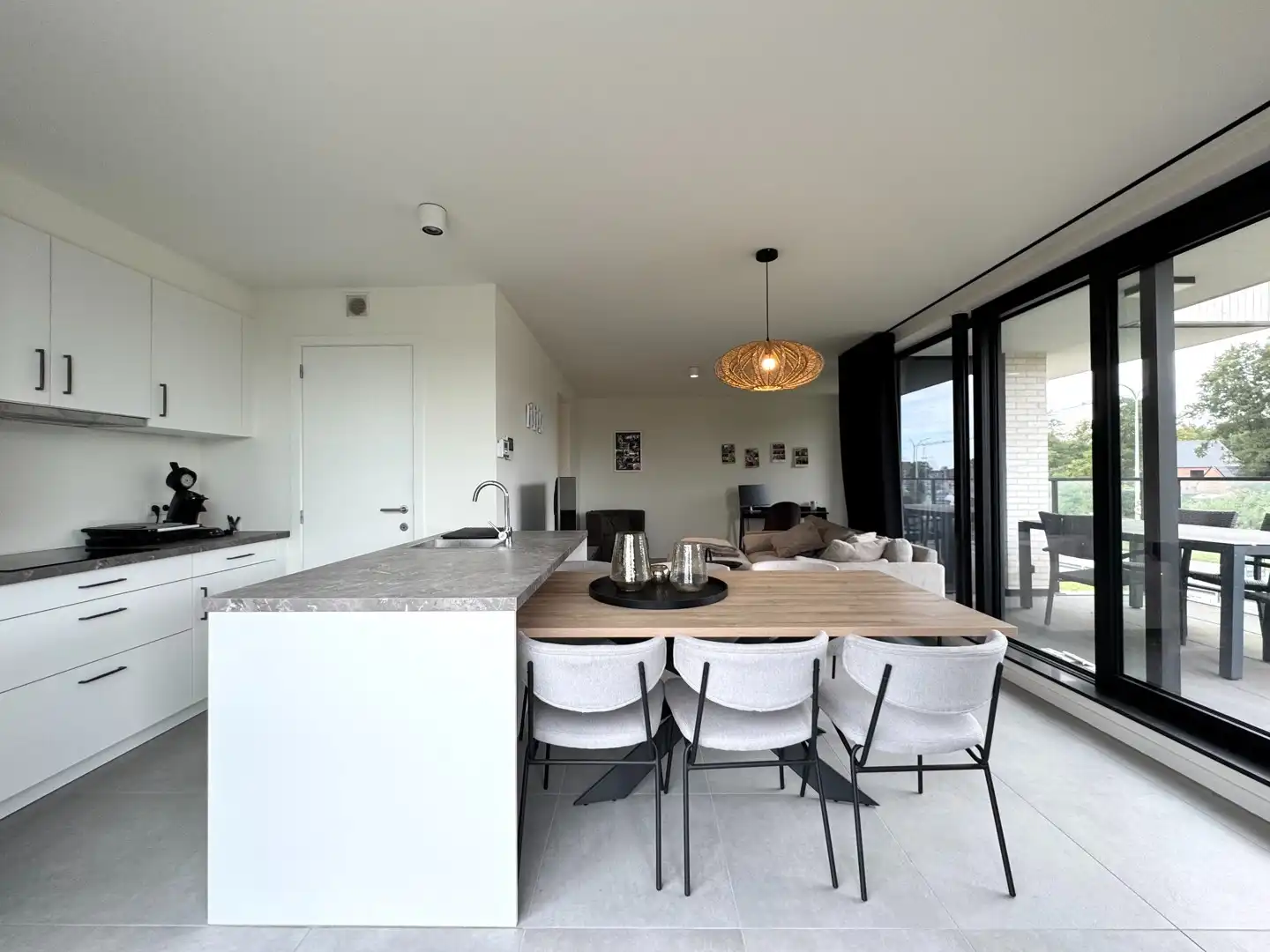 Prachtig bemeubeld appartement met 2 slaapkamers te huur nabij Genk centrum foto 7