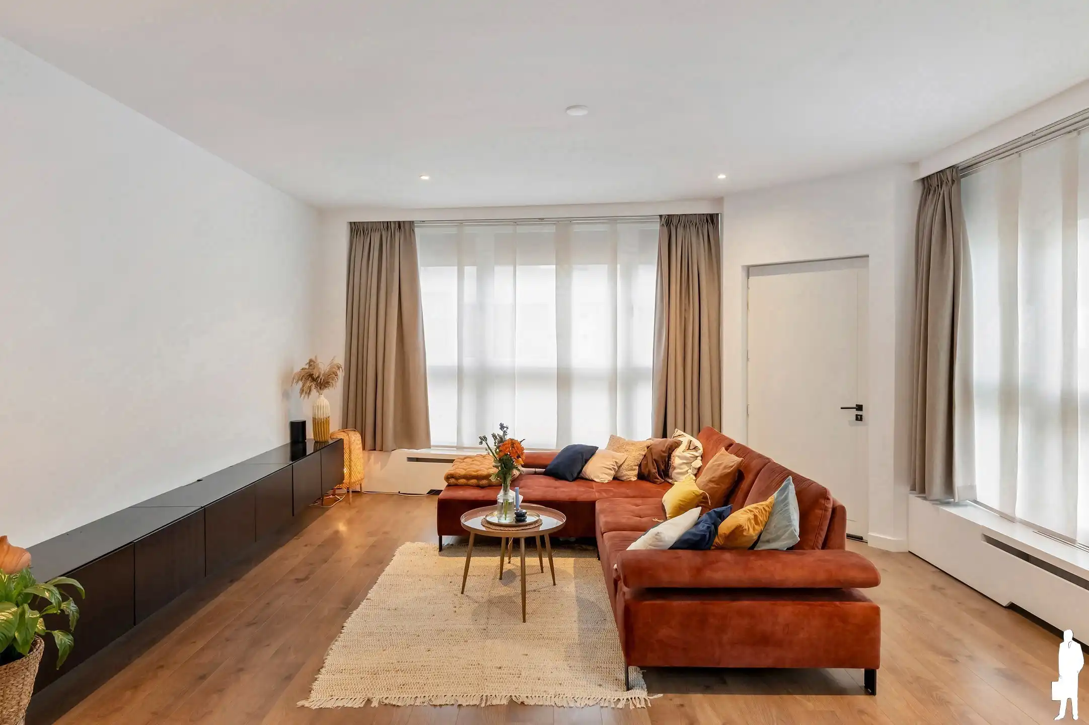 Instapklaar ruim gelijkvloers appartement in hartje Zurenborg foto 4
