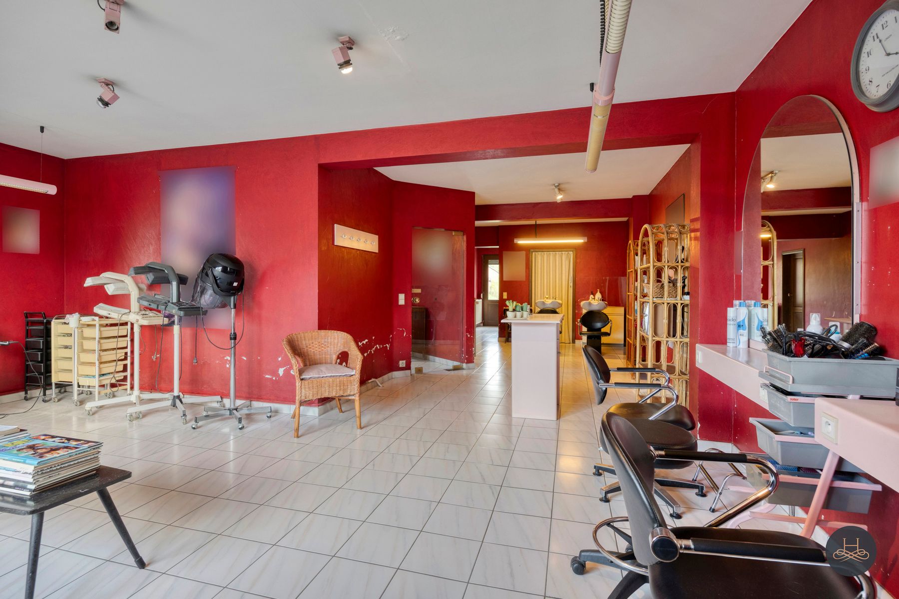 Ruime woning met handelsruimte en veel potentieel foto 22