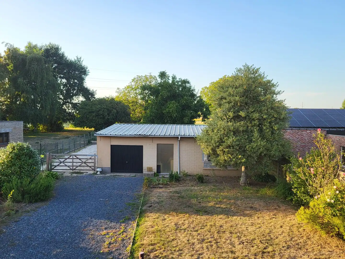 Karaktervolle eigendom met uitzonderlijk potentieel, paardenstal en 2 ruime garages op 2.550 m², met 248 m² bewoonbare oppervlakte. foto 8