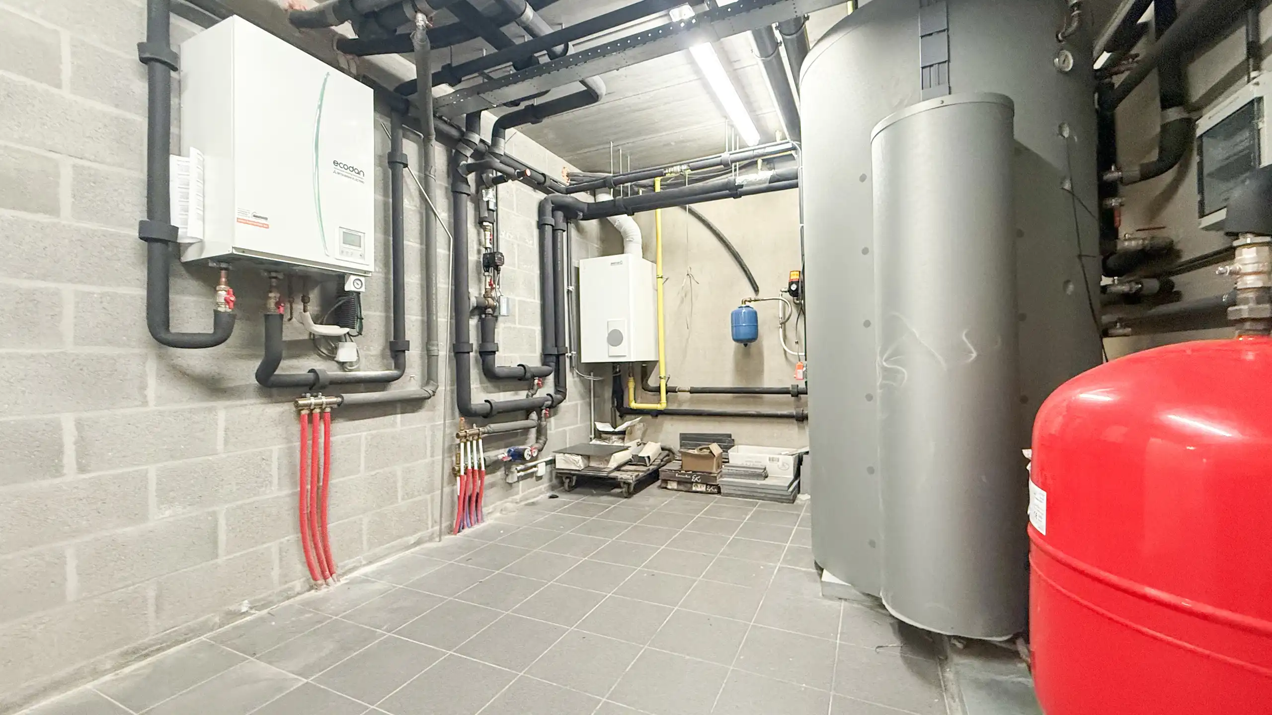 Veelzijdig investeringspand met 10 kamers, lift en kelder! foto 14