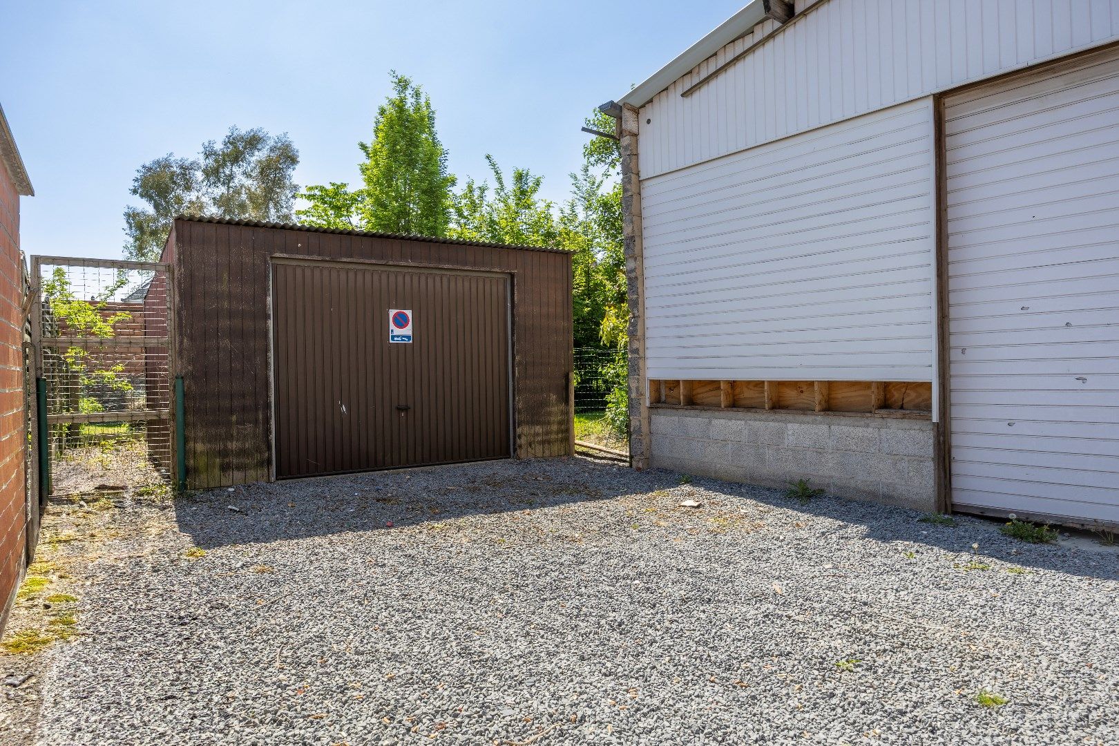 Te renoveren woning met uitweg en garage  foto 17