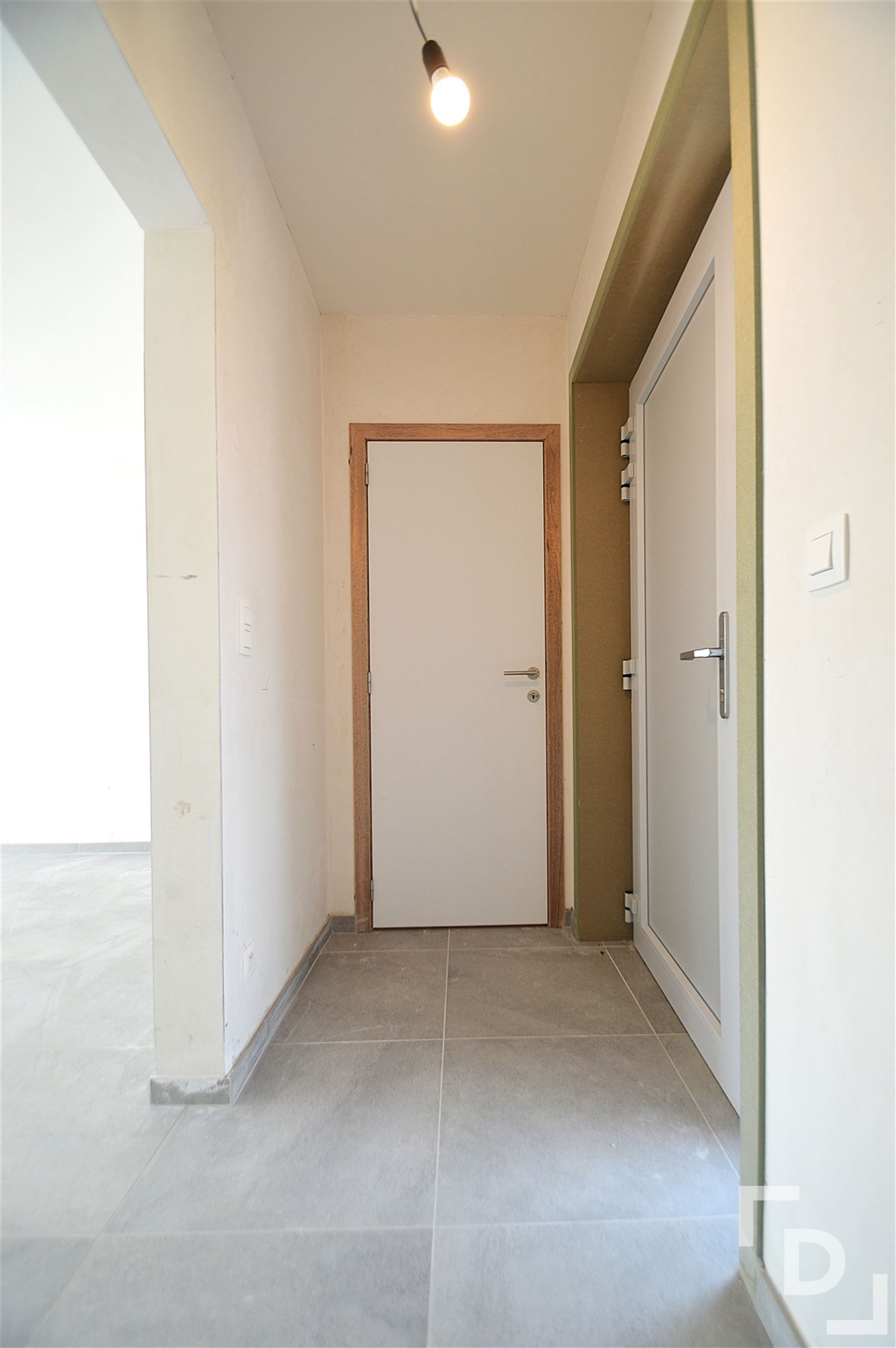 Nieuwbouwwoning met carport te huur in Wijtschate. foto 8