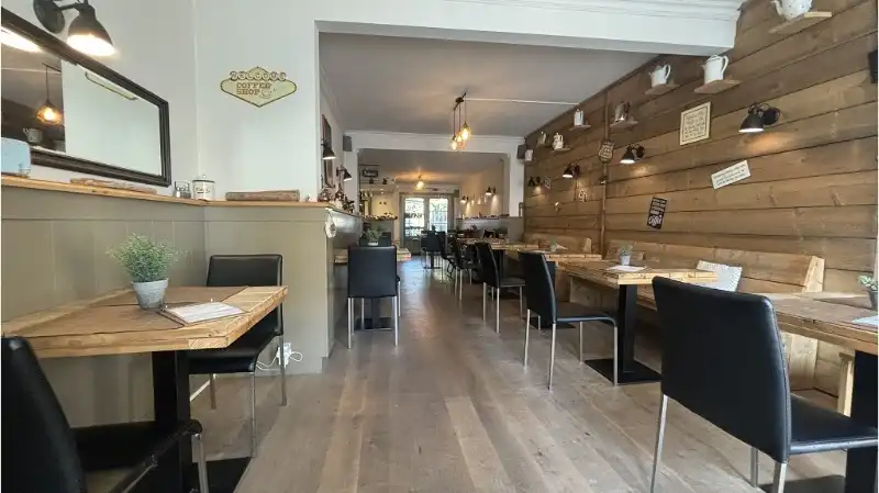 Overname instapklare Ontbijt- Lunchzaak en Tearoom met Terras in Sint-Kruis Brugge foto {{pictureIndex}}