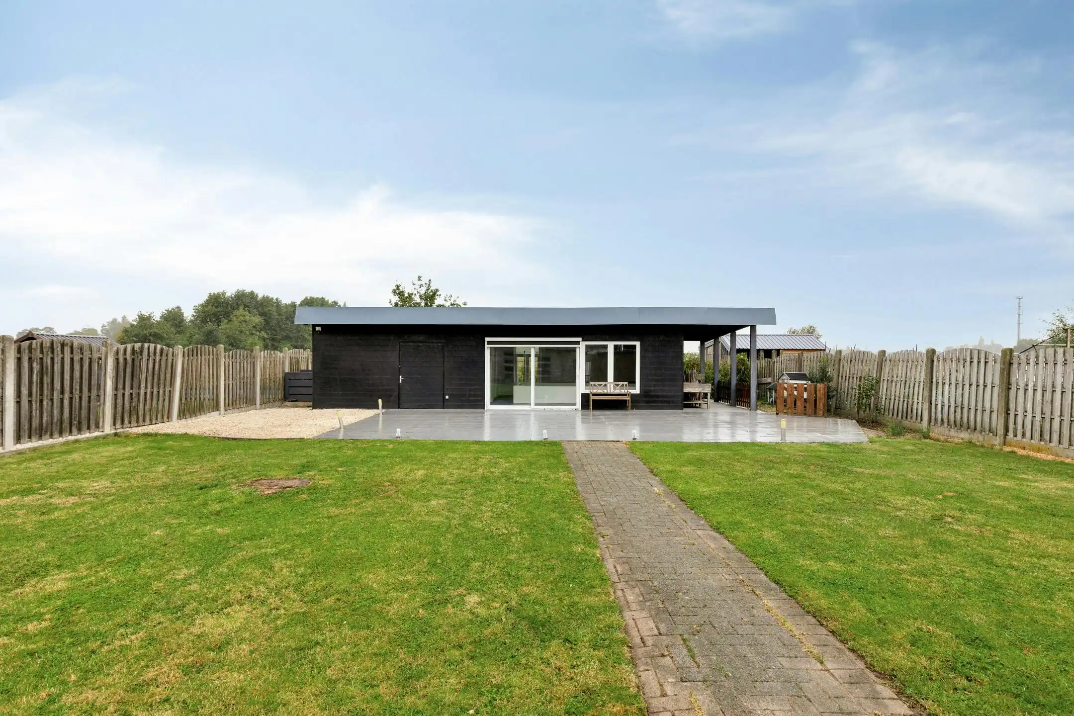 Ruime gezinswoning met tal van opties in Oostwinkel foto 12