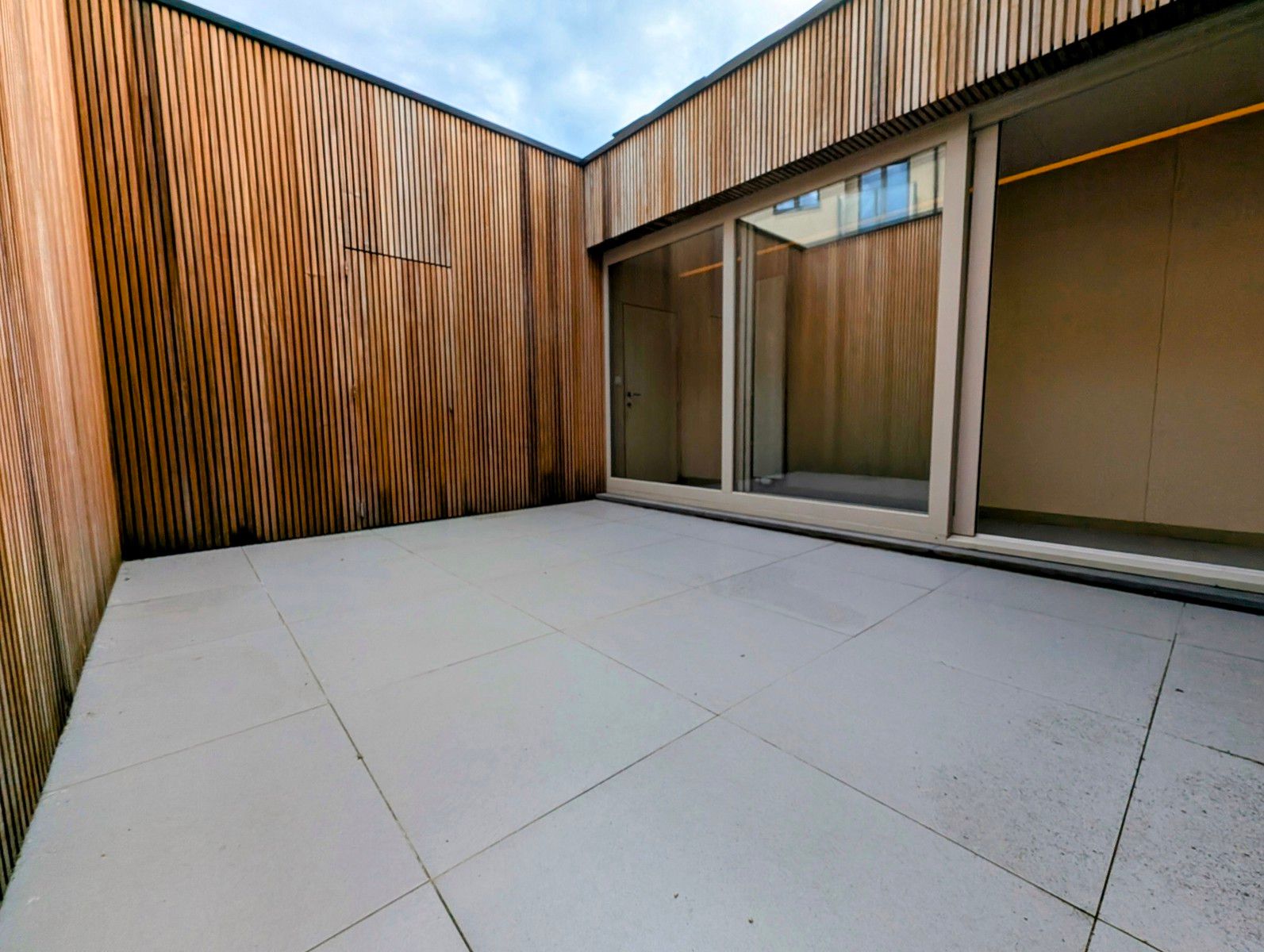 Te koop. Luxe gerenoveerde woning met wellness en garage – 4 slpks – vlakbij zee – instapklaar! foto 8