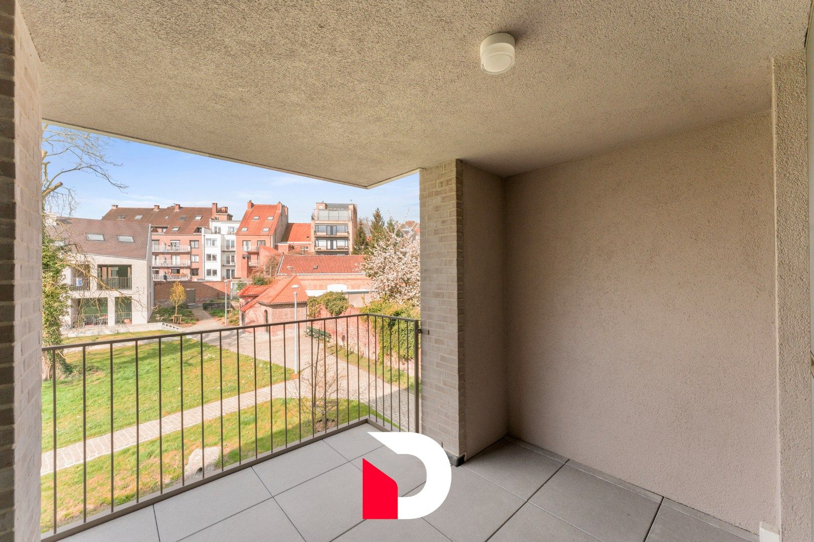 Uniek appartement met 3 slaapkamers en terras te Brugge foto 3