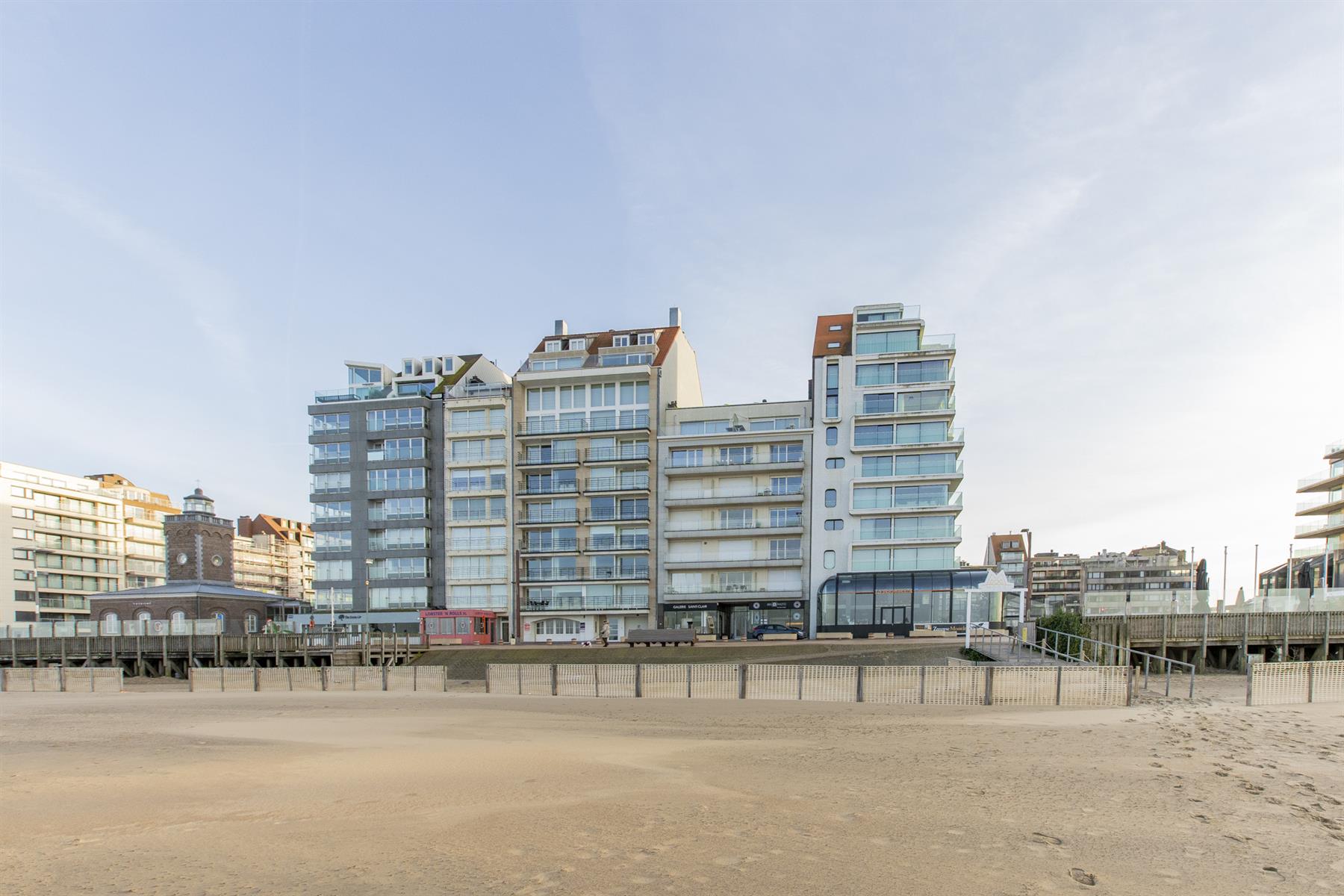 Appartement met frontaal zeezicht te Knokke foto 1