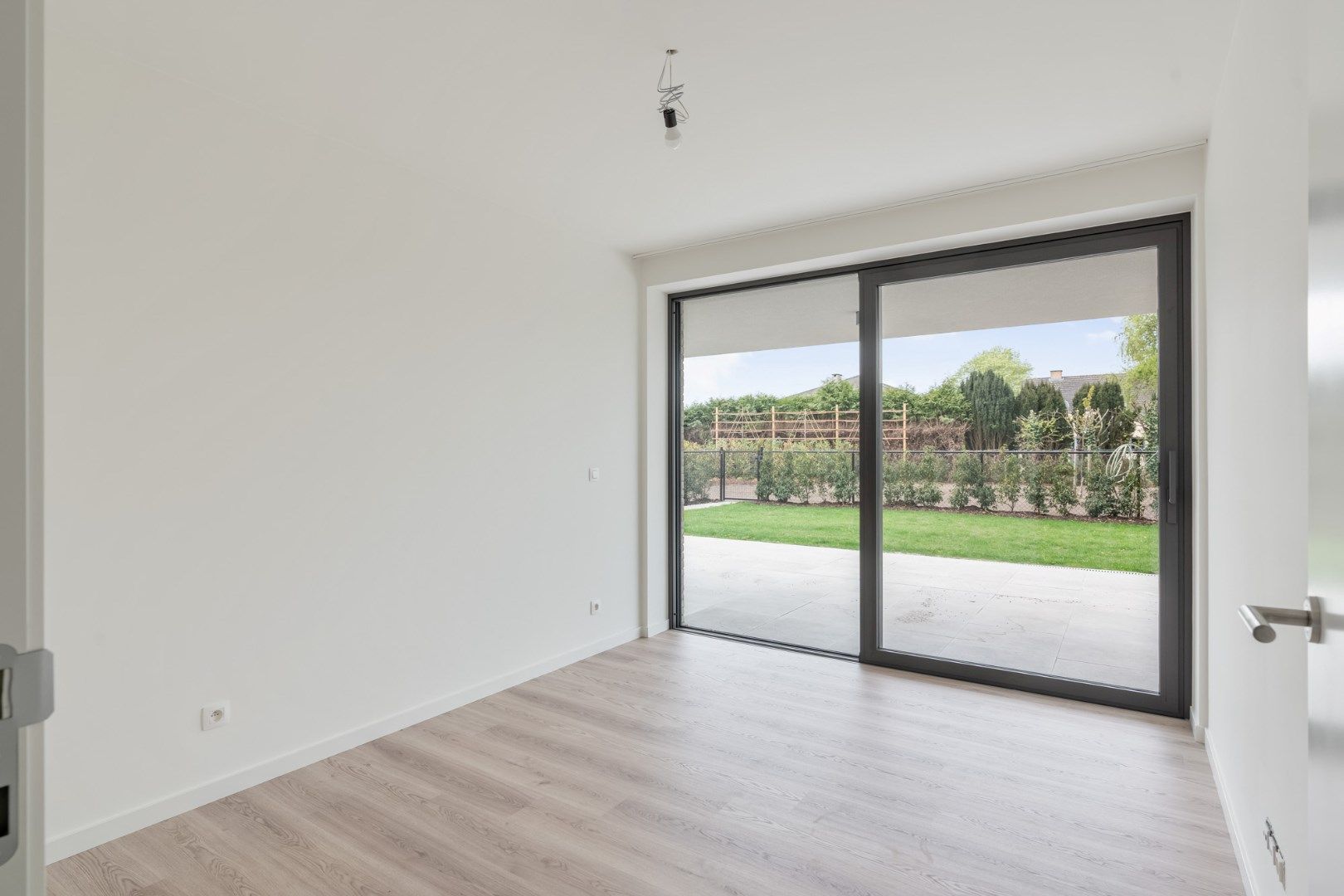 Stijlvol nieuwbouw gelijkvloers appartement in centrum Zonhoven met 3 slaapkamers + groot terras  - Rolstoeltoegankelijk foto 12