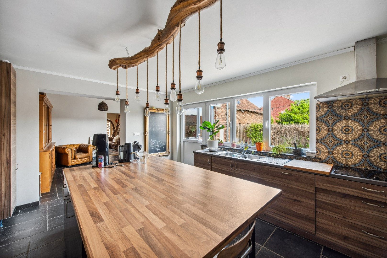 Verrassend mooie woning met 3 slaapkamers en schuur foto 4