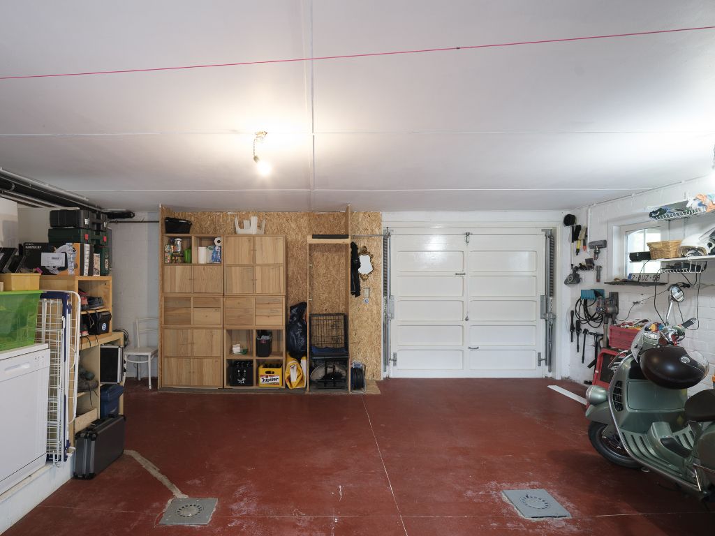 Charmante Franse villa met 3 slaapkamers op een zuidgericht perceel (1.160 m²) in een residentiële wijk te Mariakerke. foto 24