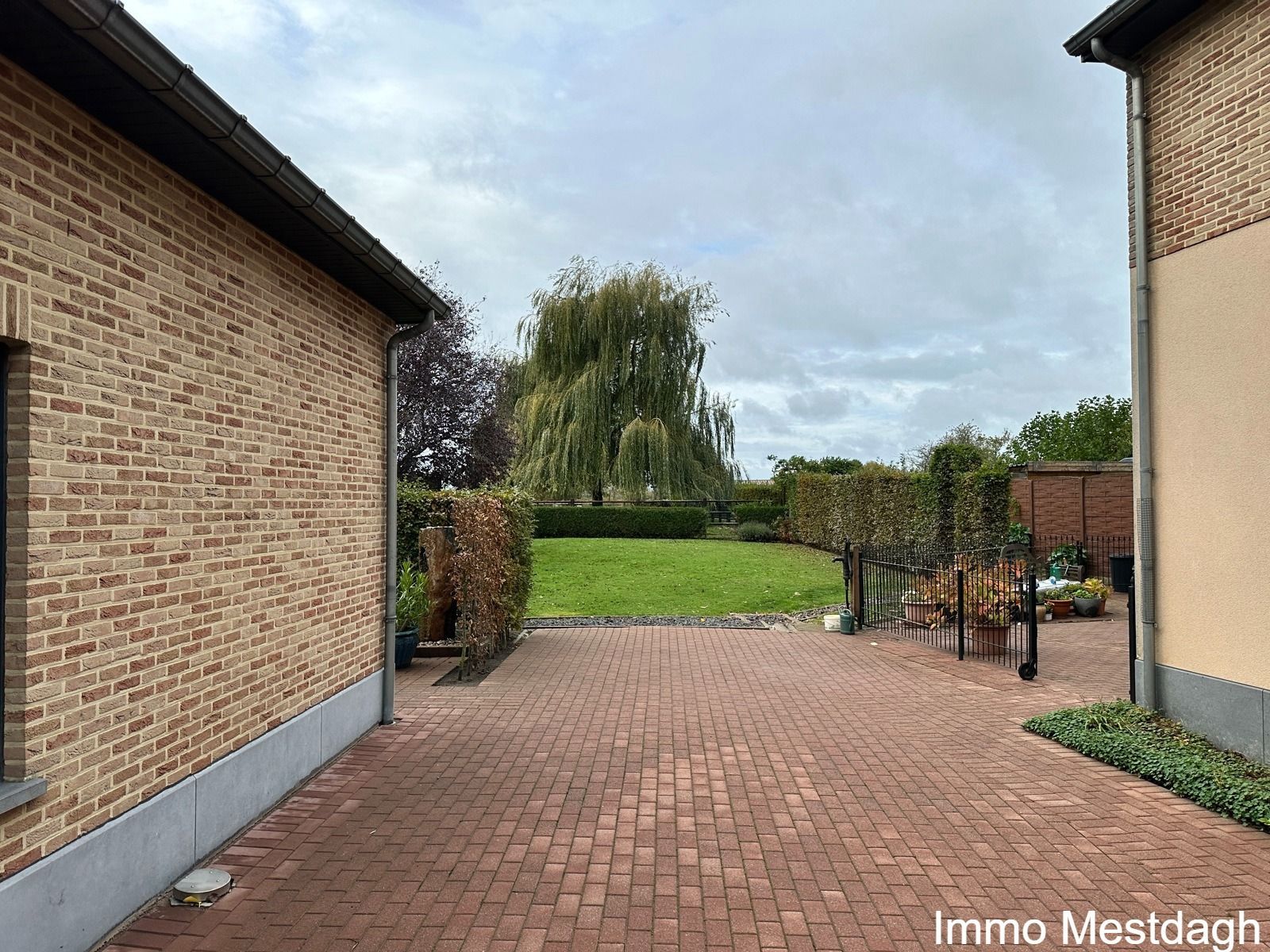 Goed onderhouden gelijksvloers appartement met terras in Schulen foto 4