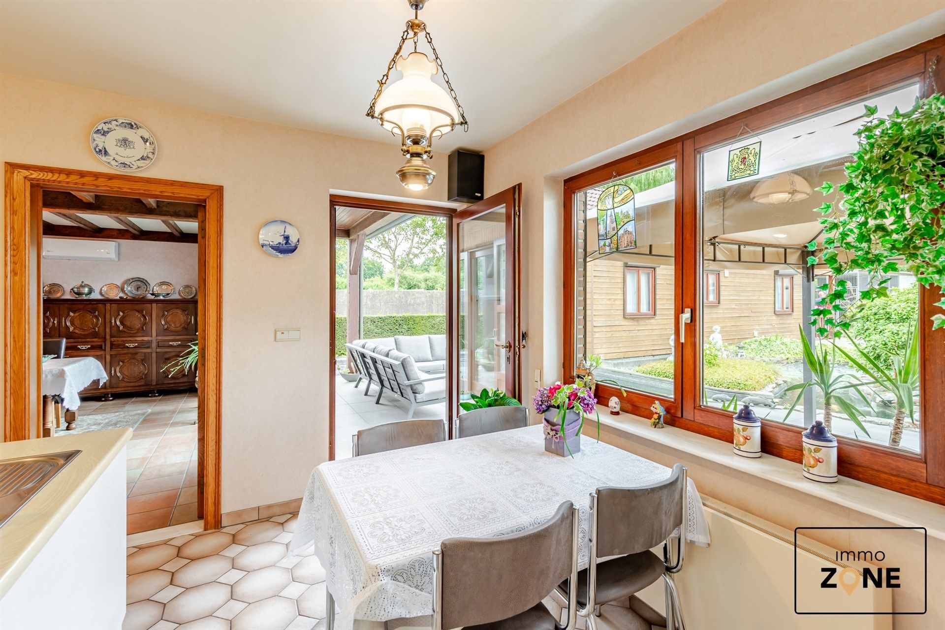 Huis, chalet en ruim magazijn op toplocatie foto 13
