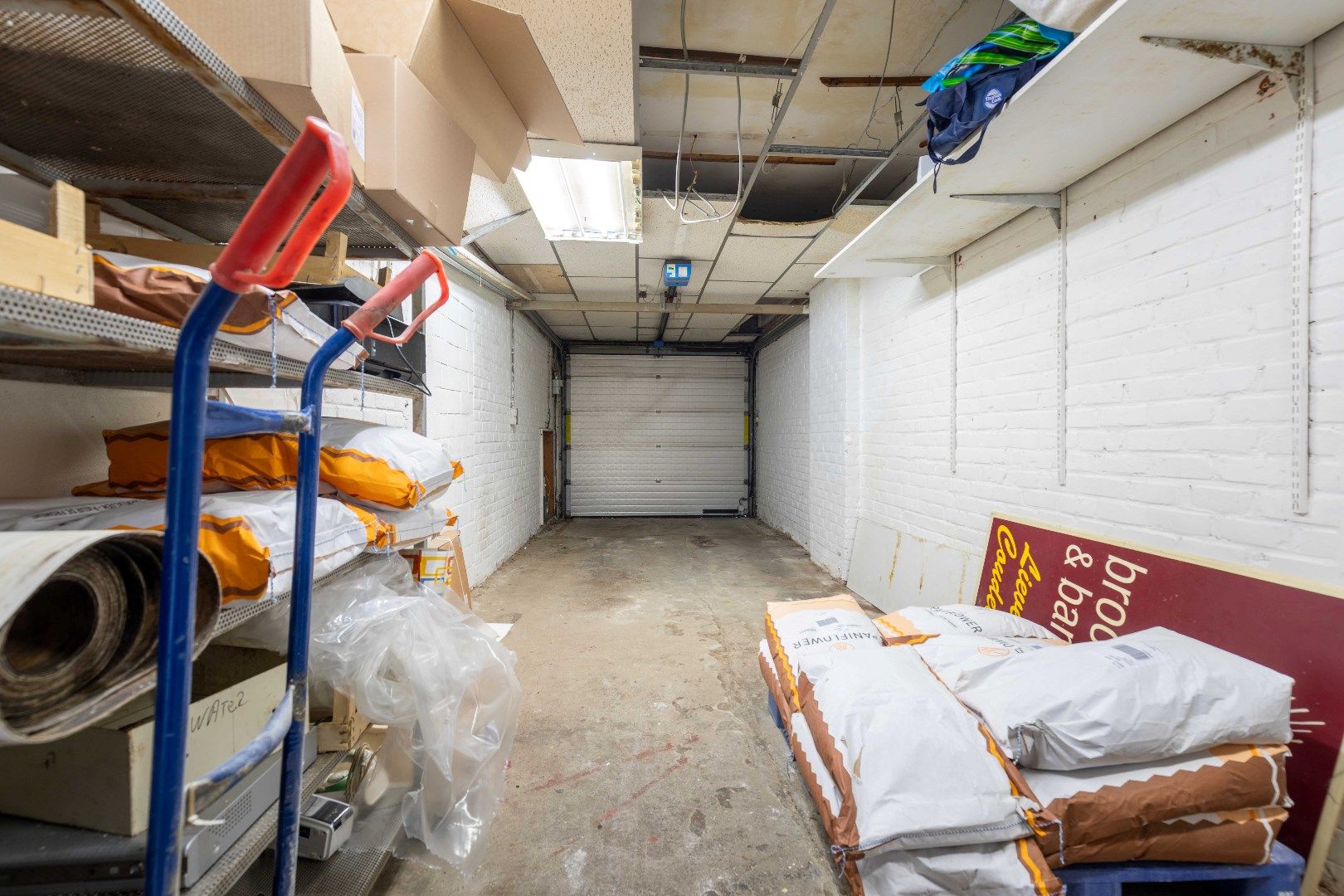 Opbrengsteigendom van handelszaak en 3 panden op commerciële ligging in Zandvoorde. foto 12