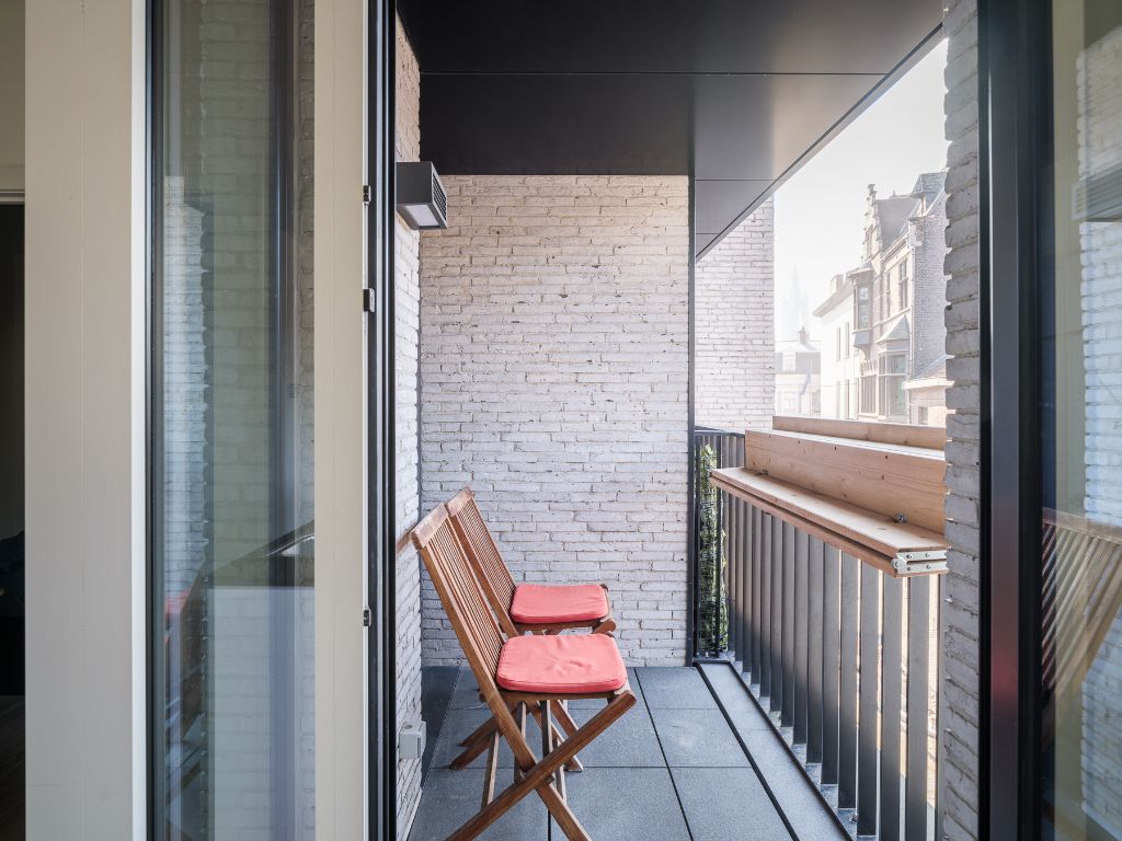 Toplocatie Gent centrum – Eén slaapkamer appartement met aangenaam terras in een recente residentie (2020). foto 3