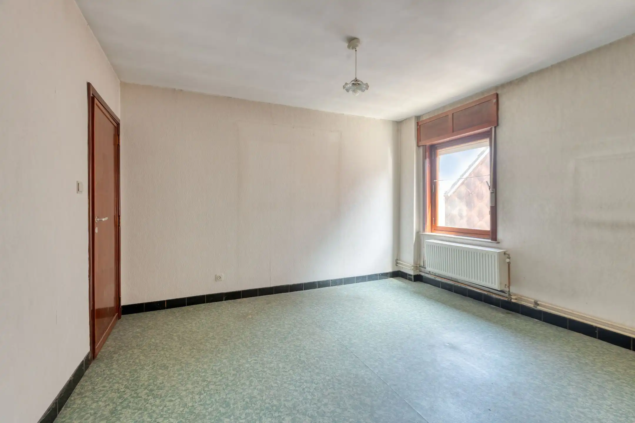 Woning vol potentieel op ruim perceel foto 16