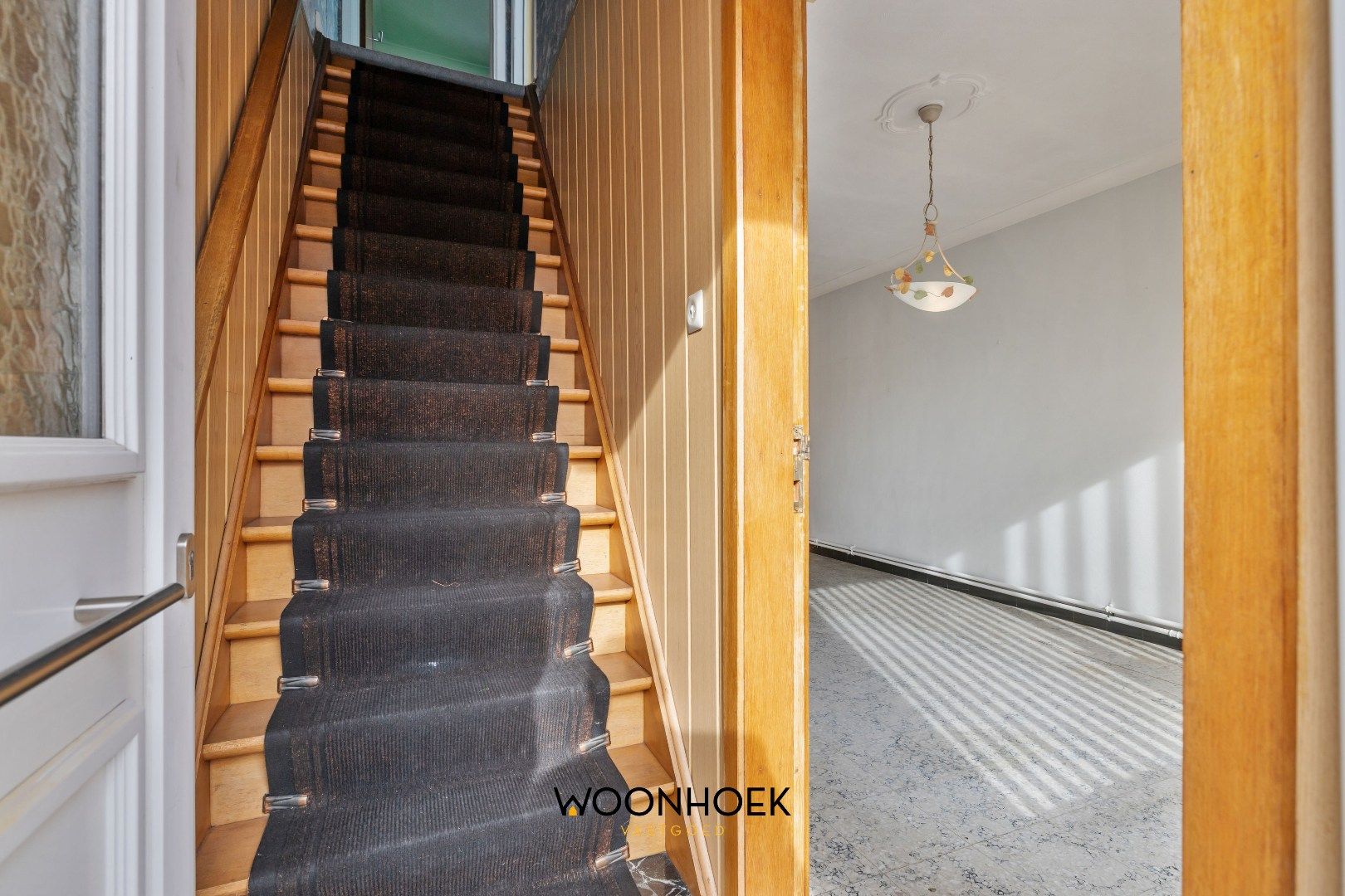 Halfopen bebouwing met 3 slaapkamers & zij-ingang.  foto 15