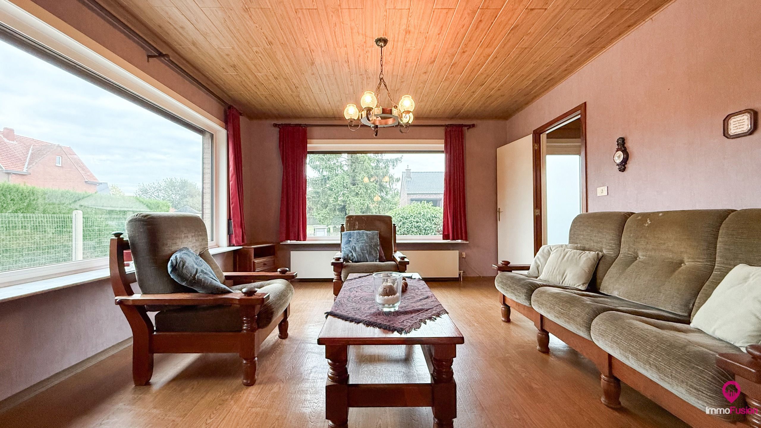 Gelijkvloerse woning op 10a met 3slpk en inpandige garage! foto 4