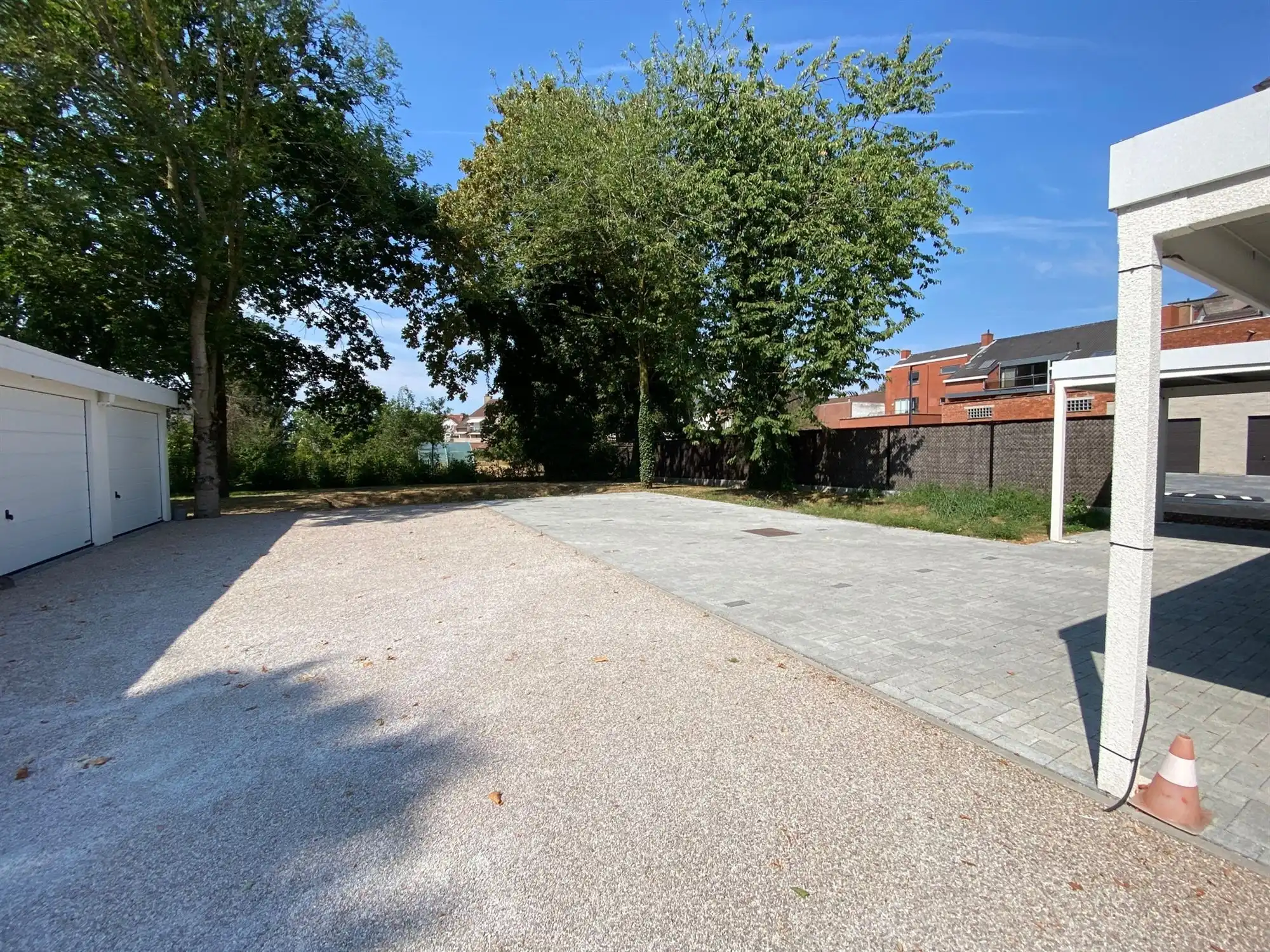 Privatieve autostaanplaats, centrum Evergem foto 3