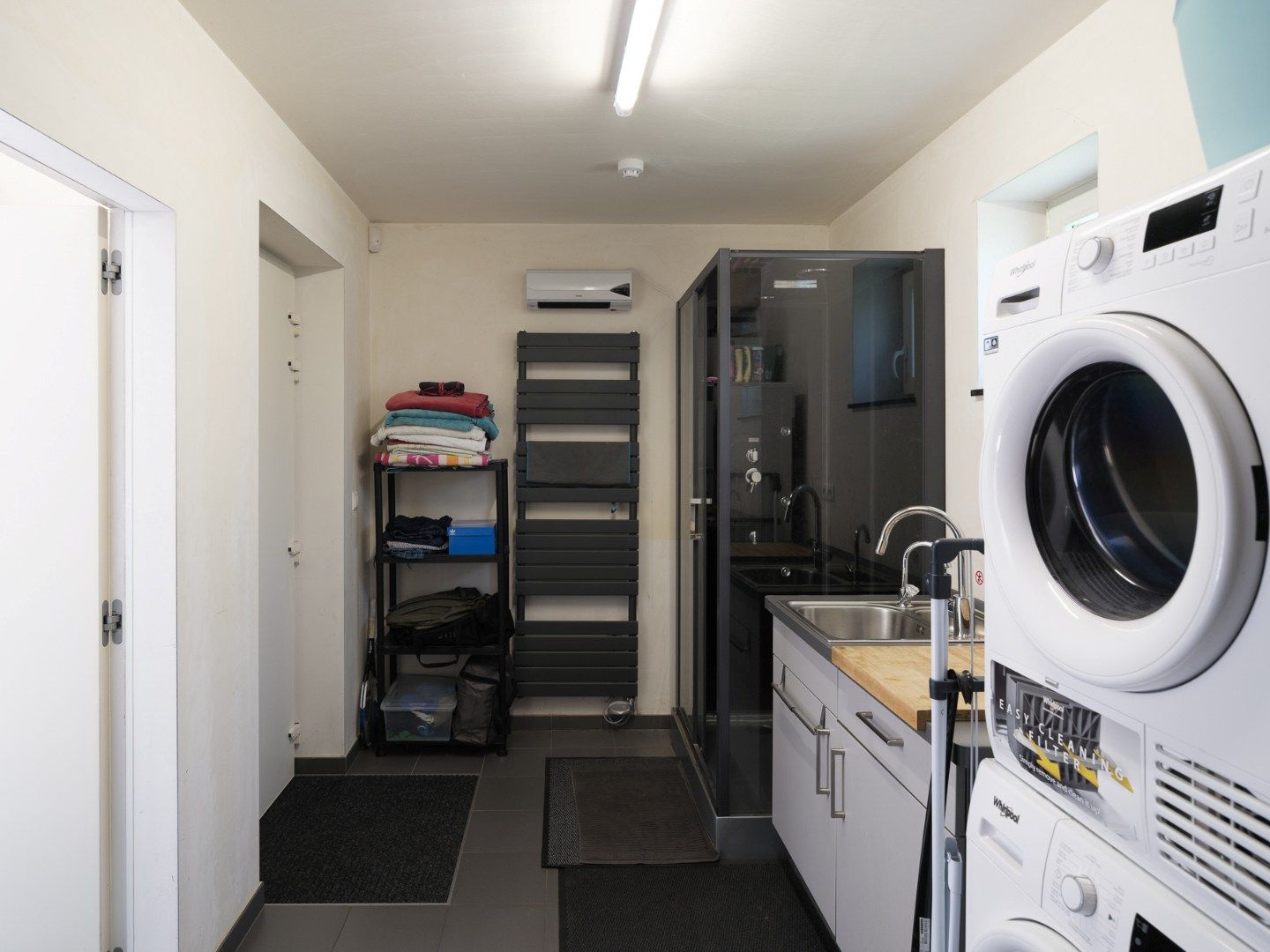 Exclusief wonen in rust en comfort – instapklare villa met zwembad in doodlopende straat foto 35