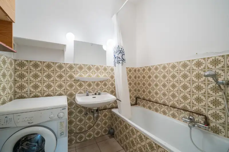 Gelijkvloers appartement met handelsruimte en parking nabij centrum Roeselare foto 10