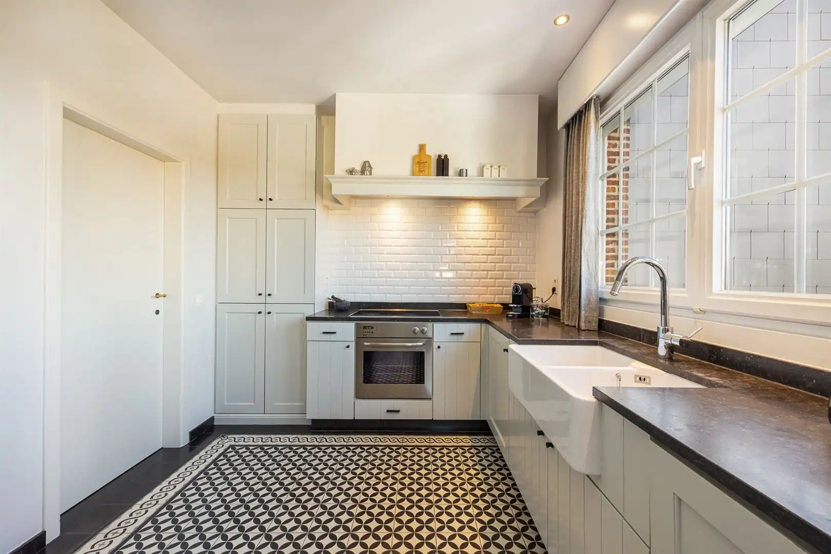 Woning met praktijk, bijgebouw en tuin in Beerzel-dorp! foto 8