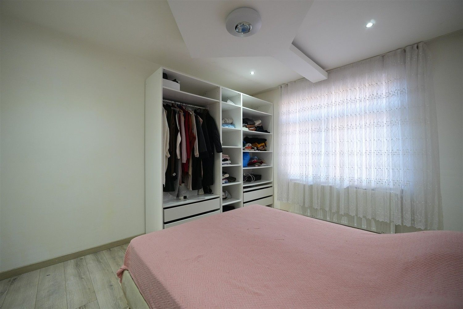 Instapklaar appartement met terras in Jette foto 19