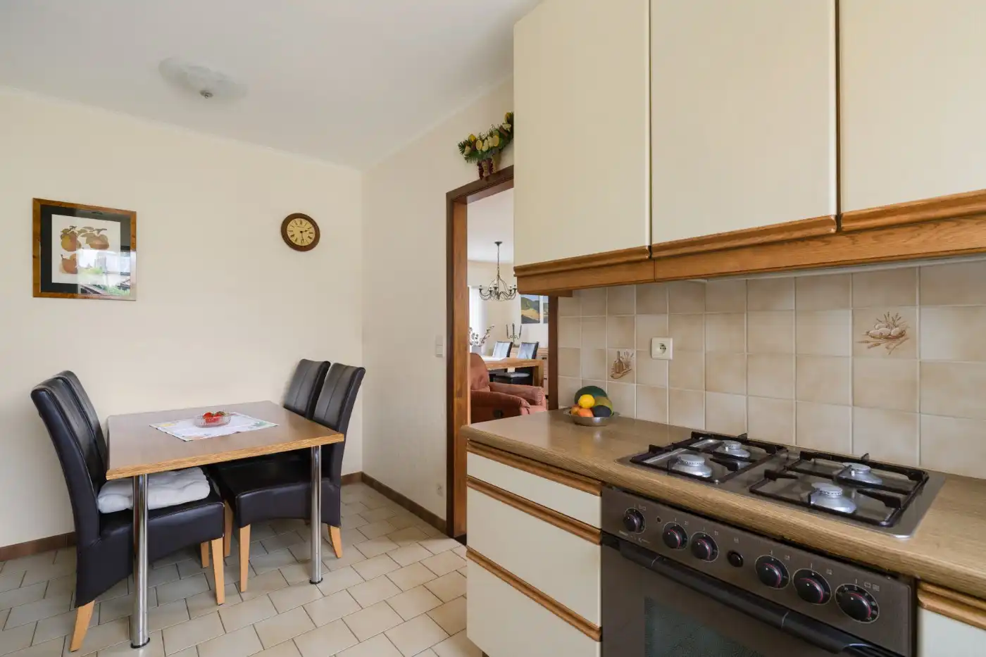 Vrijstaande woning met 3 slpk. tuin en inpandige garage foto 8