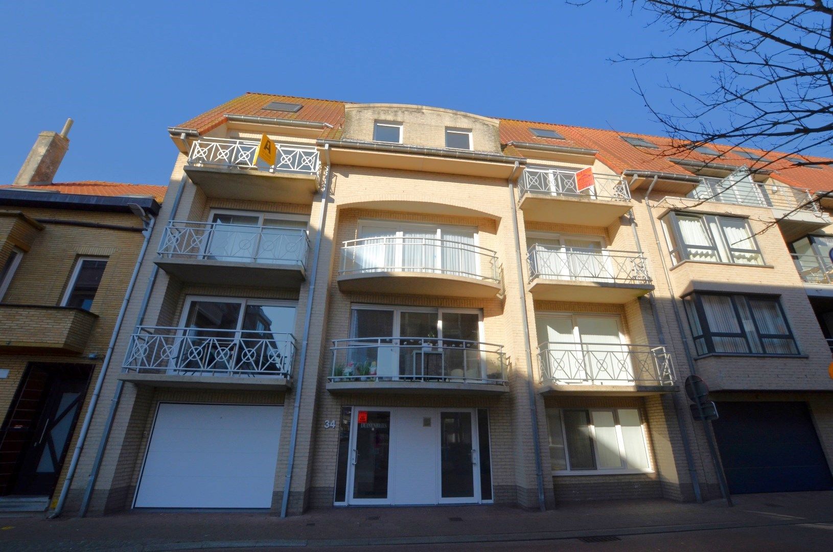 Instapklaar duplex appartement foto {{pictureIndex}}