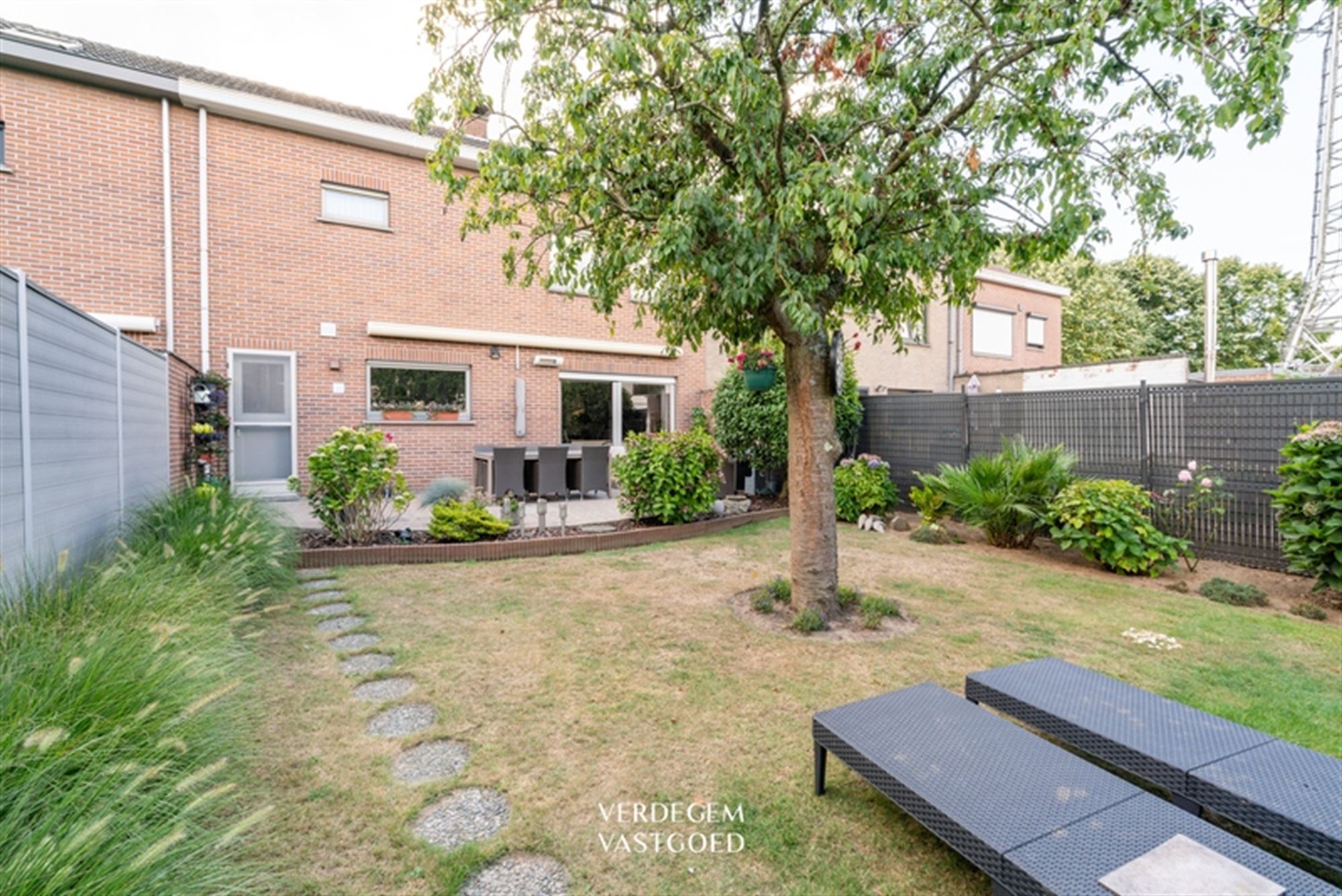 Charmante woning met 3 slaapkamers, inpandige garage en tuin foto 16