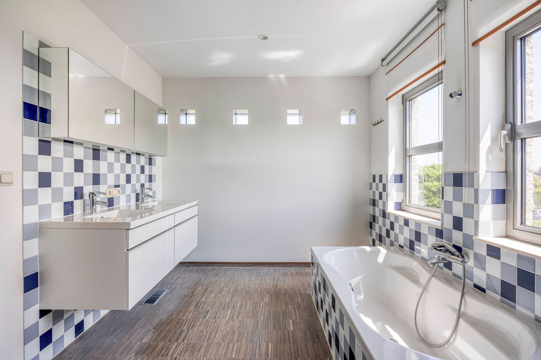 Prachtige villa op ruim perceel met mooi vergezicht foto 32