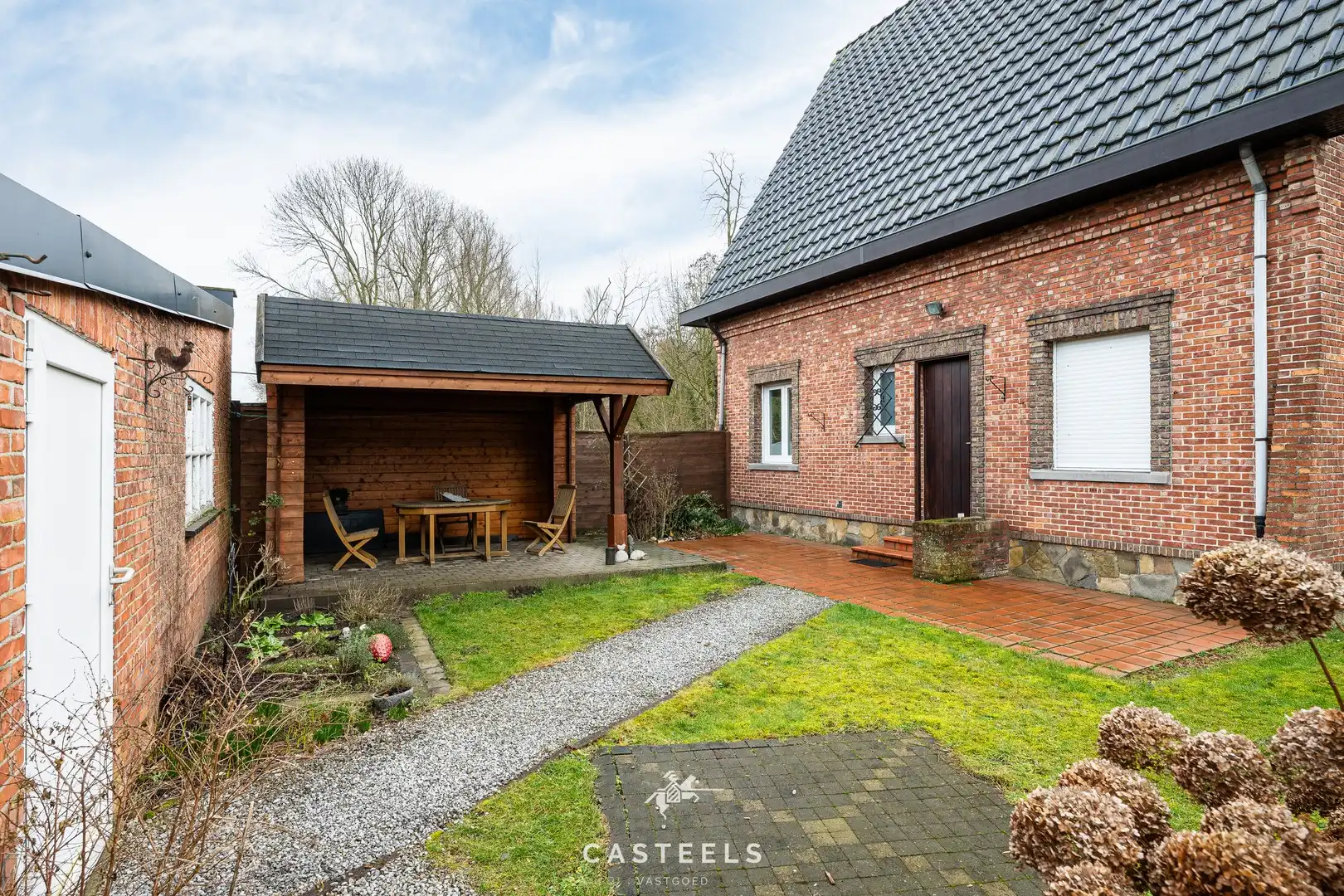 Ruime gezinswoning met zonnige tuin te koop in Lokeren foto 26