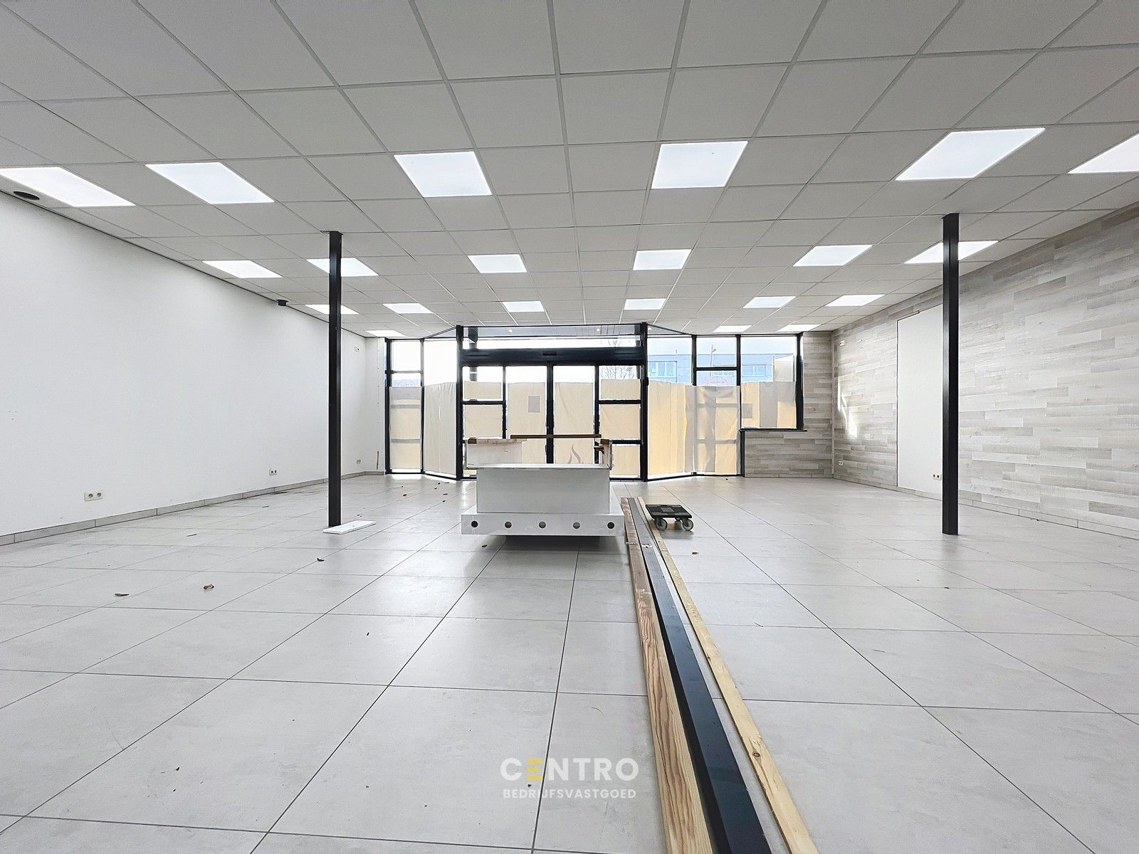 Topligging! Handelspand met magazijn langs de Westlaan in Roeselare. foto 7