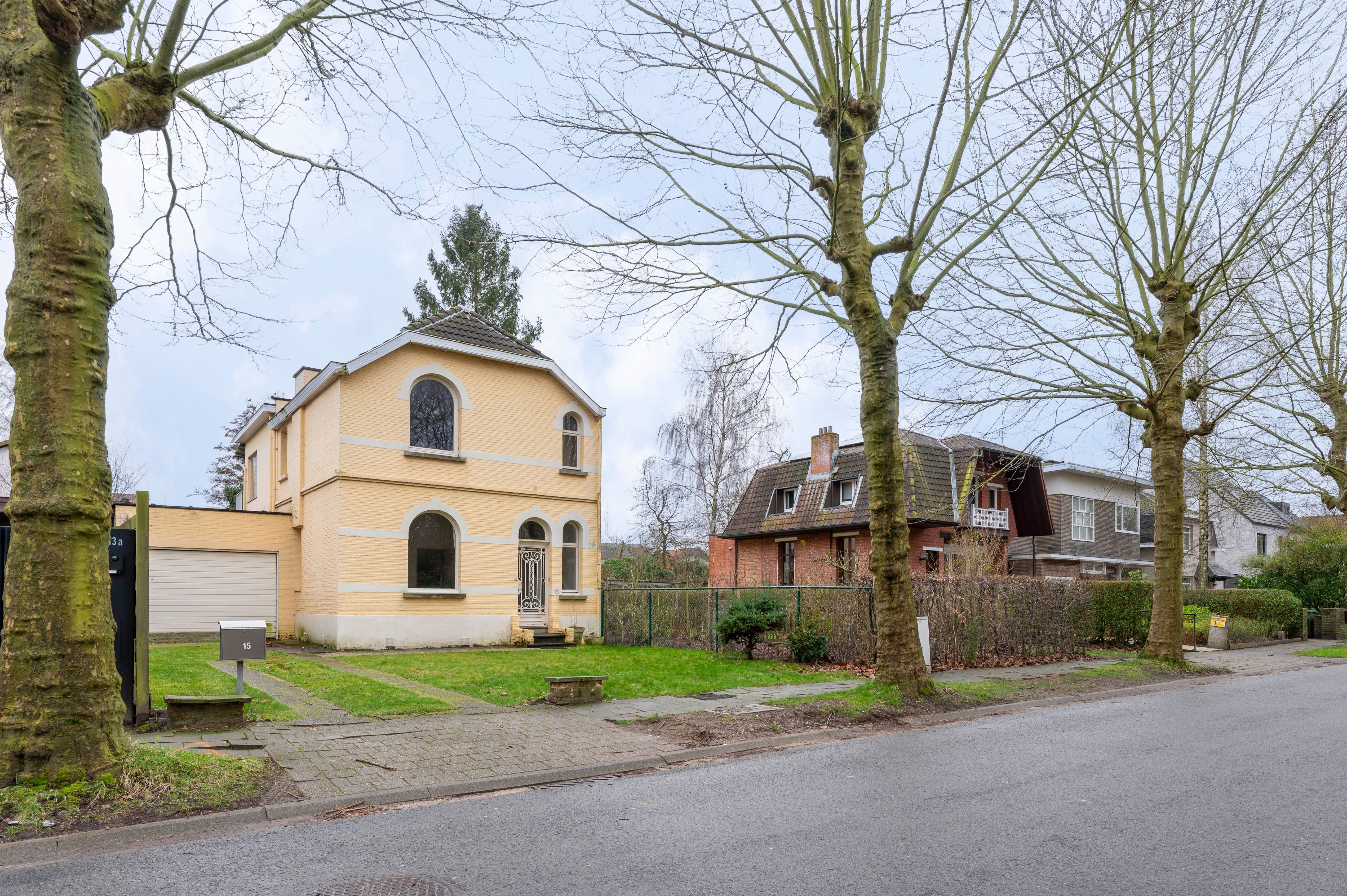 Unieke renovatiewoning in het gezellige Mariaburg-Ekeren! foto 2