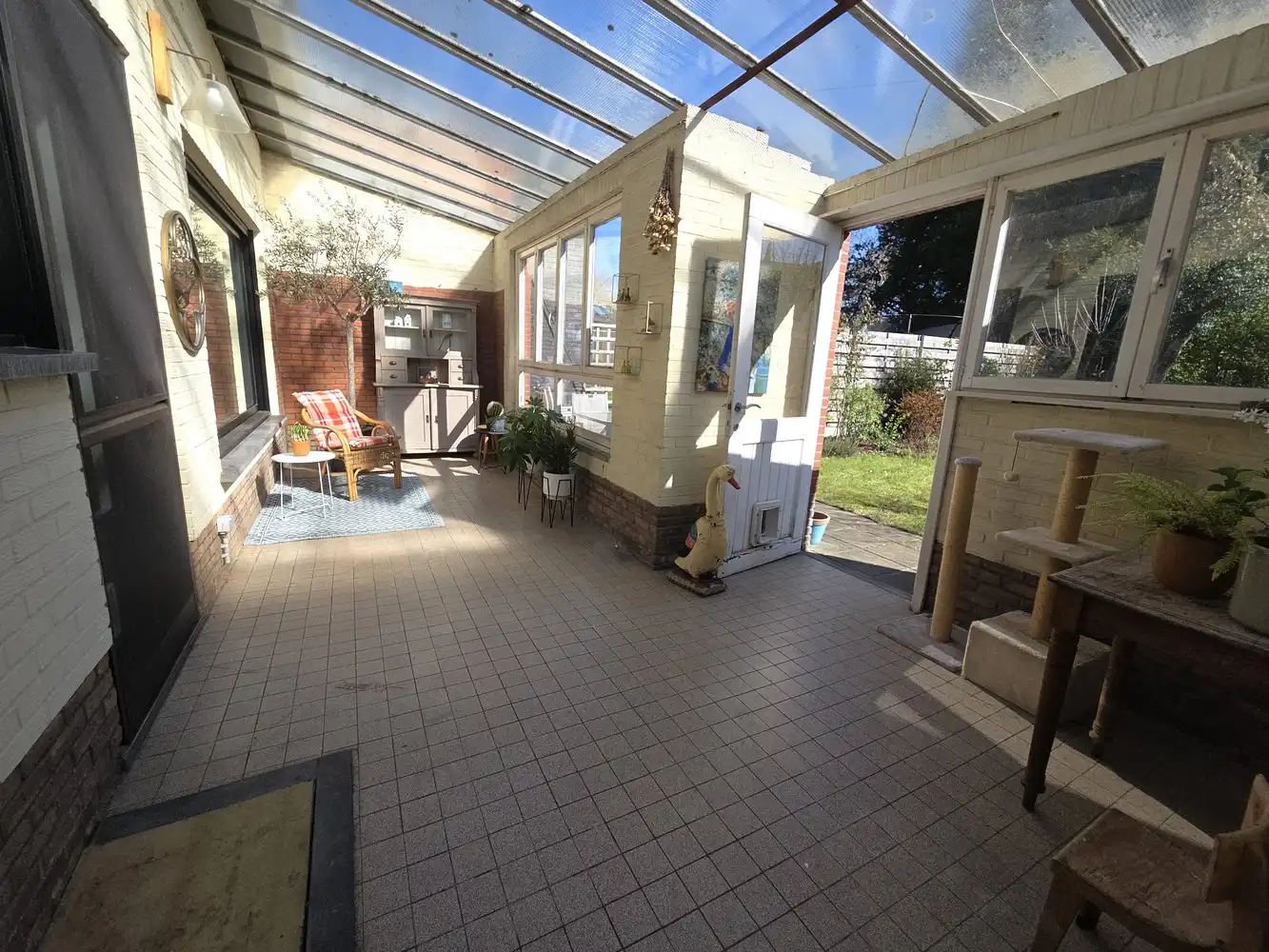 Zeer rustig gelegen woning in Mariaburg, gerenoveerd en voorzien van 3 slaapkamers en ruime garage aanbouw foto 9