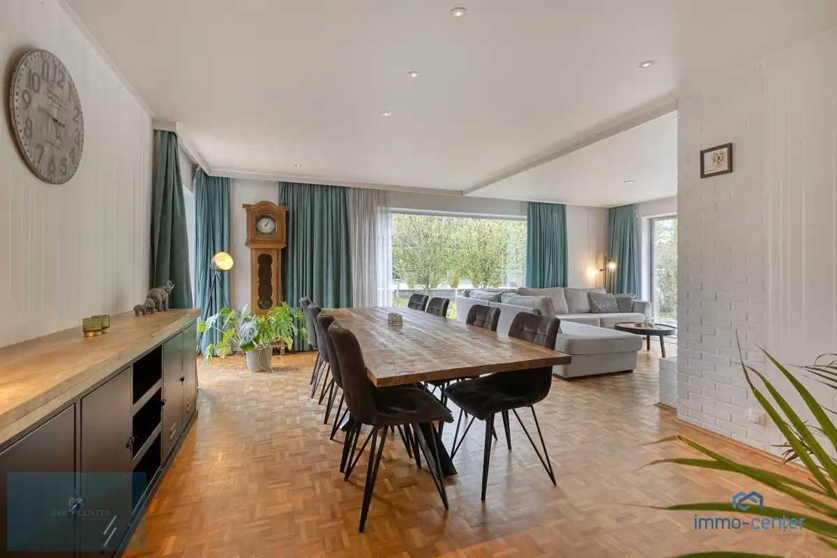 Ruime gezinswoning met tuin aan natuurgebied De Caetsweyers. foto 7