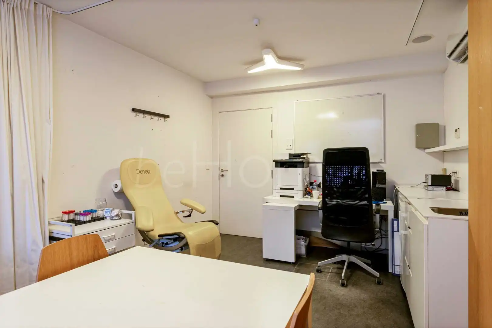 Exclusieve praktijkruimte met drie consultatieruimtes in het centrum van Merchtem foto 18