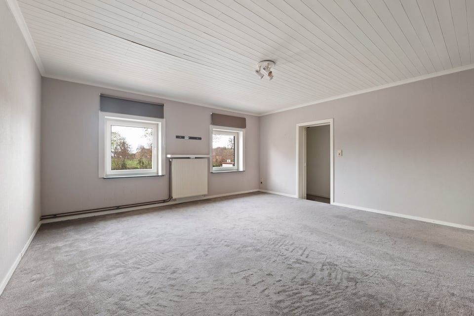 HANDELSHUIS MET PARKING OP EEN TOPLOCATIE IN LINTER foto 21