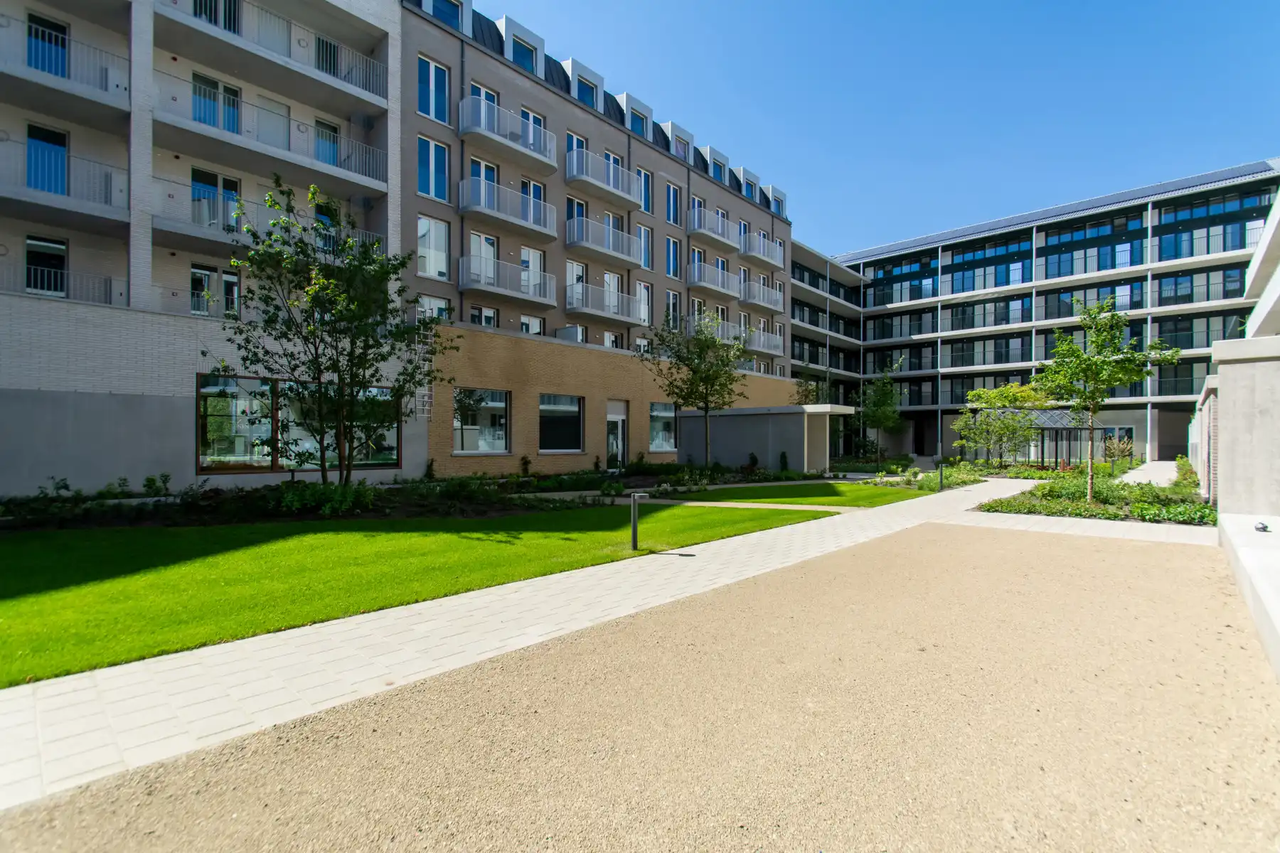 Prachtig Modern nieuwbouwappartement met 2slpk. en balcon foto 14