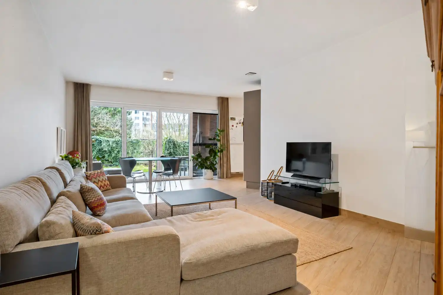 Recent gelijkvloers appartement met 2 slpkrs en stadstuintje te Mechelen foto {{pictureIndex}}